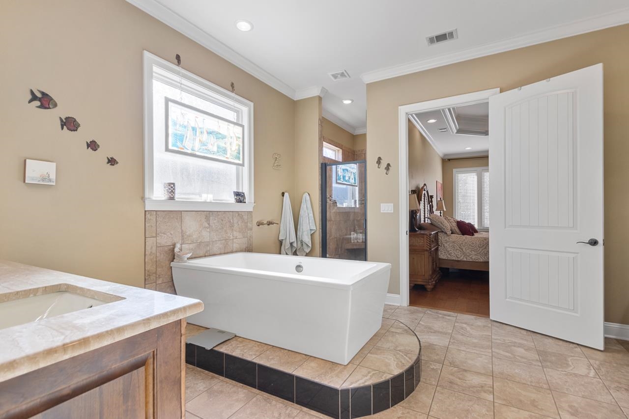 WESTSHORE ADDN HURRICANE LAKE ES - Residential