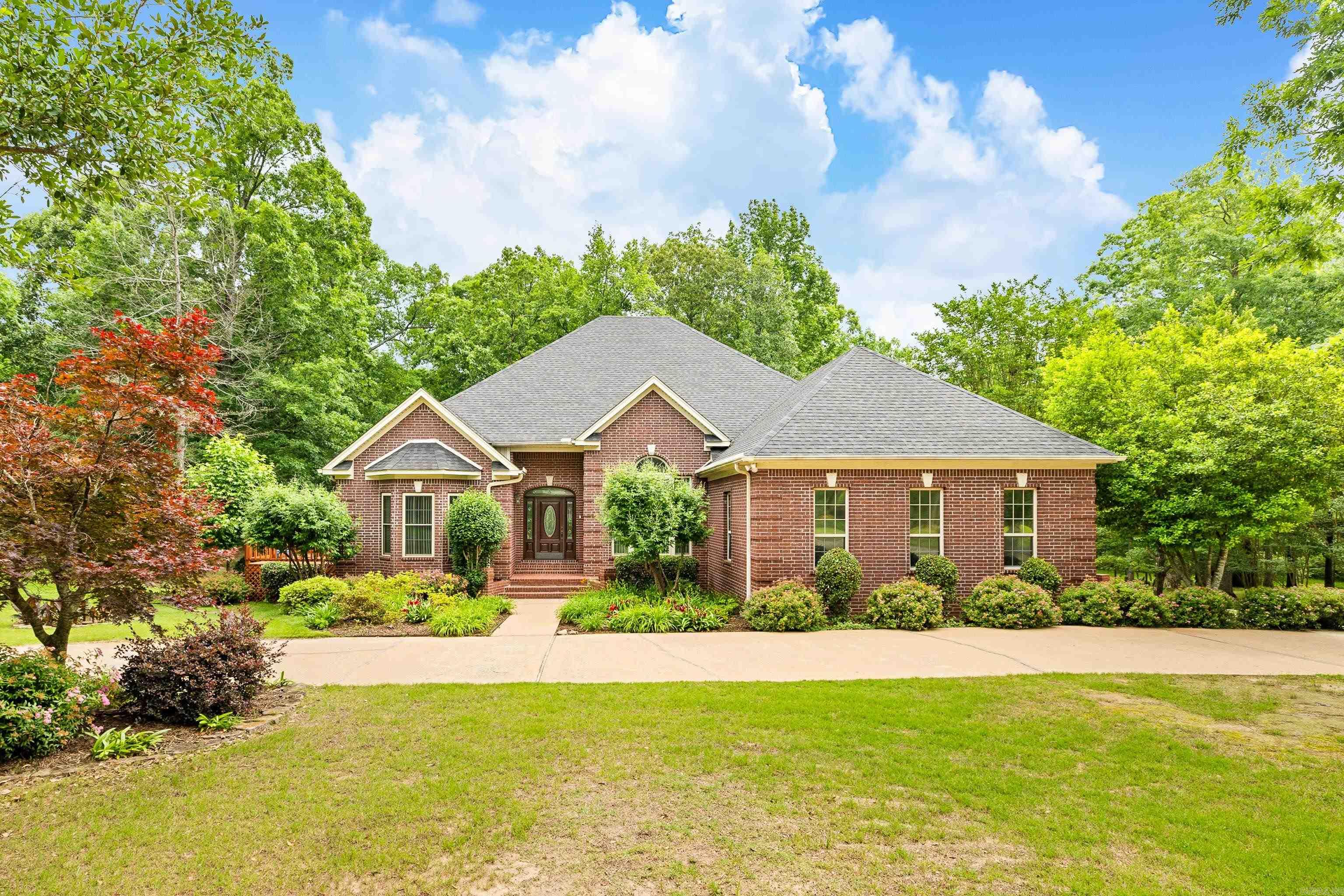 Tucked inside the serene and sought-after Springlake Country Club community, this stunning home offers over an acre in East End. From the moment you arrive, you'll feel the warmth and welcome of a home designed for both comfortable living and effortless entertaining. With 4 bedrooms, 3.5 baths, this thoughtfully designed home delivers flexible living space for families of all sizes. High ceilings, timeless finishes, and abundant natural light create a fresh and inviting interior. Over an Acre of Land, Situated on a beautifully maintained 1.15-acre lot, you'll enjoy the freedom to garden, play, or simply relax in your own private outdoor retreat. Just a short drive from Little Rock, youāll have all the benefits of quiet country living with the convenience of city amenities close by. Whether youāre looking for your forever home or the perfect place to slow down and spread out.