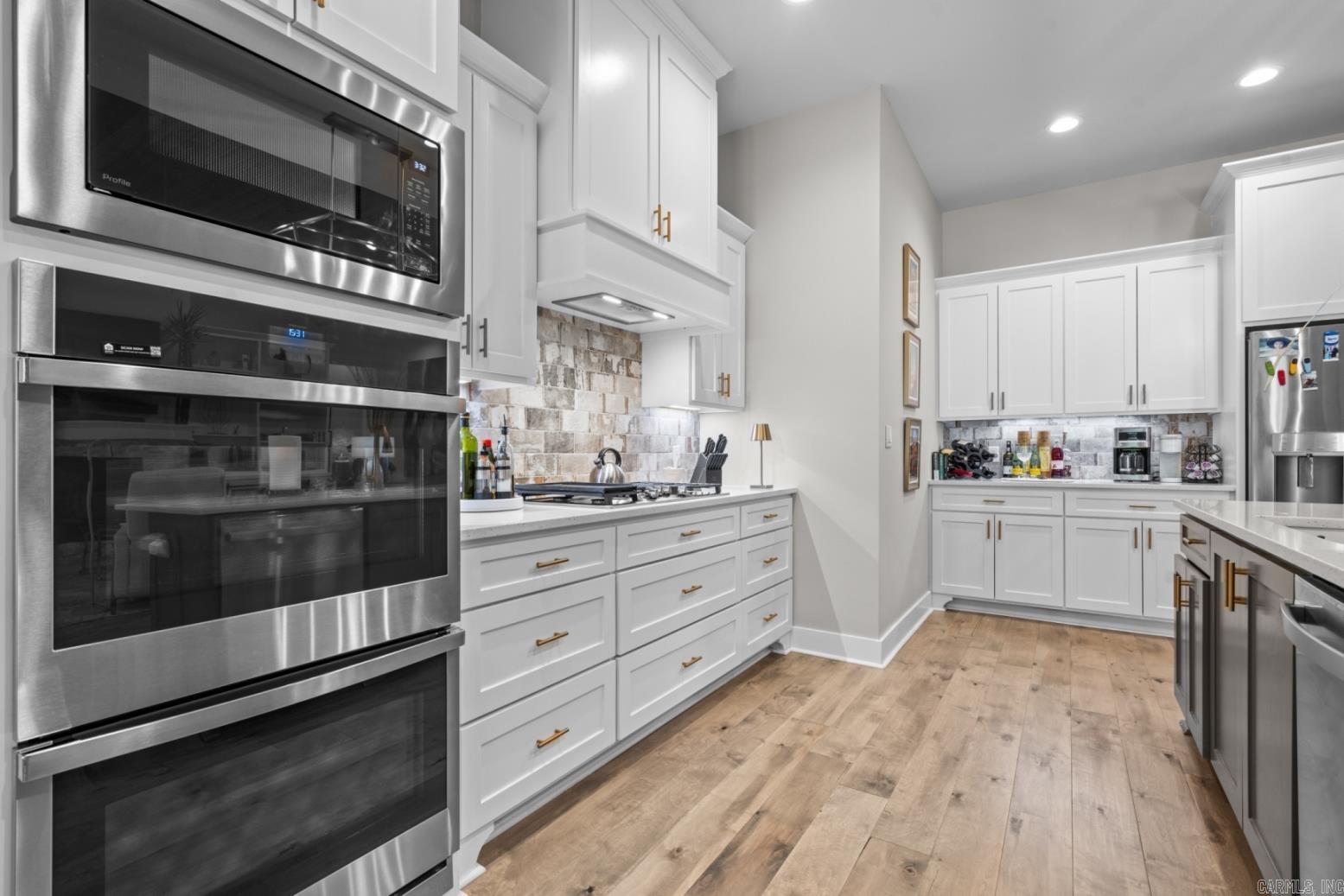 ARLINGTON PARK - Residential