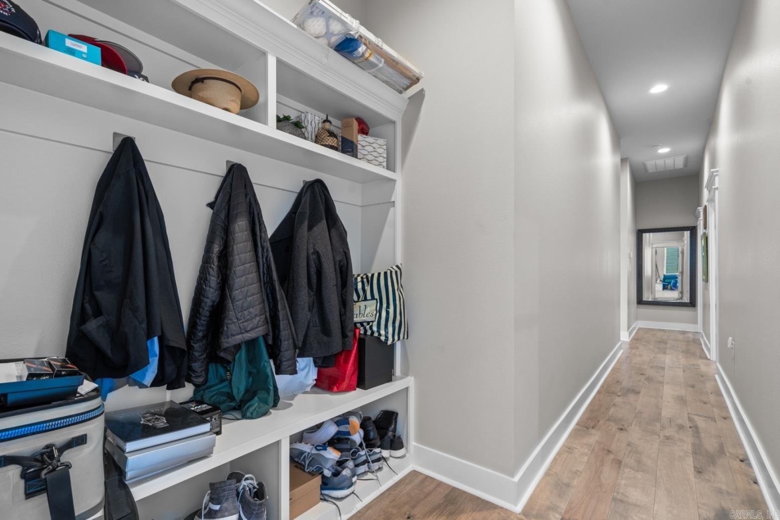 ARLINGTON PARK - Residential