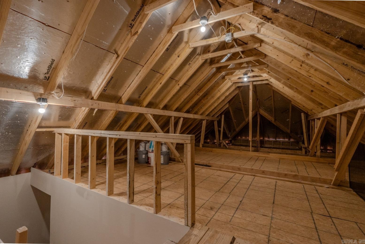 ARLINGTON PARK - Residential