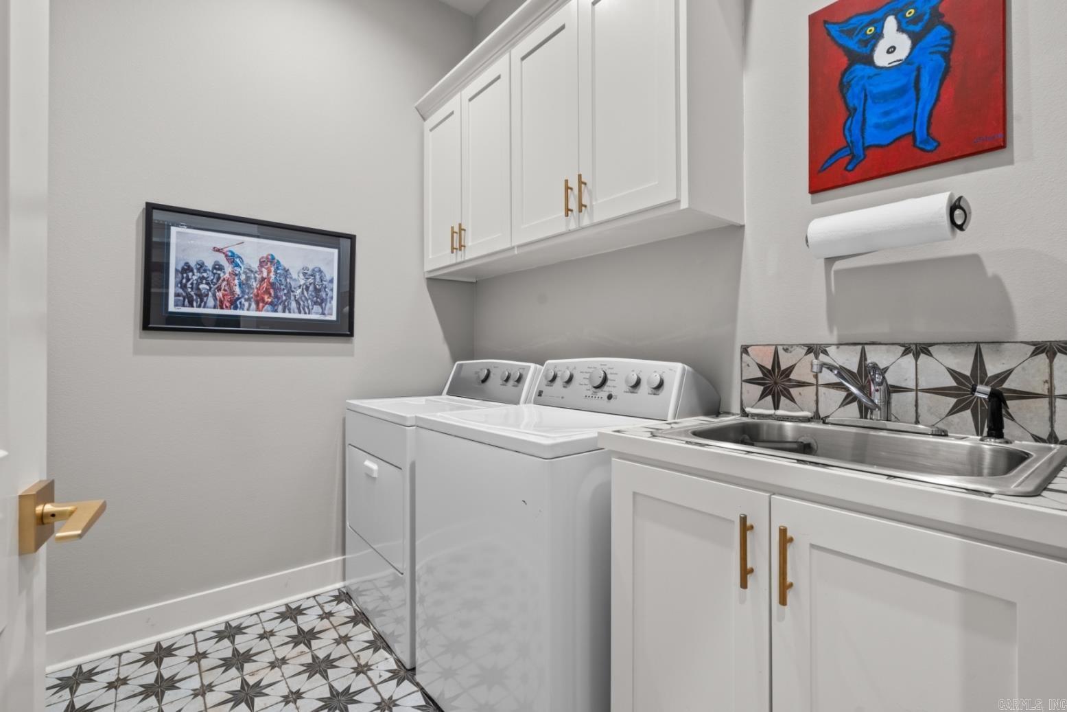 ARLINGTON PARK - Residential