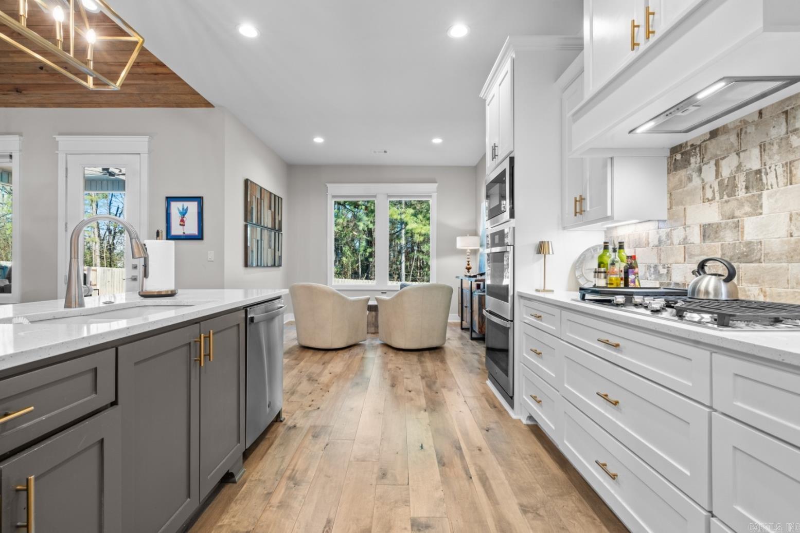 ARLINGTON PARK - Residential