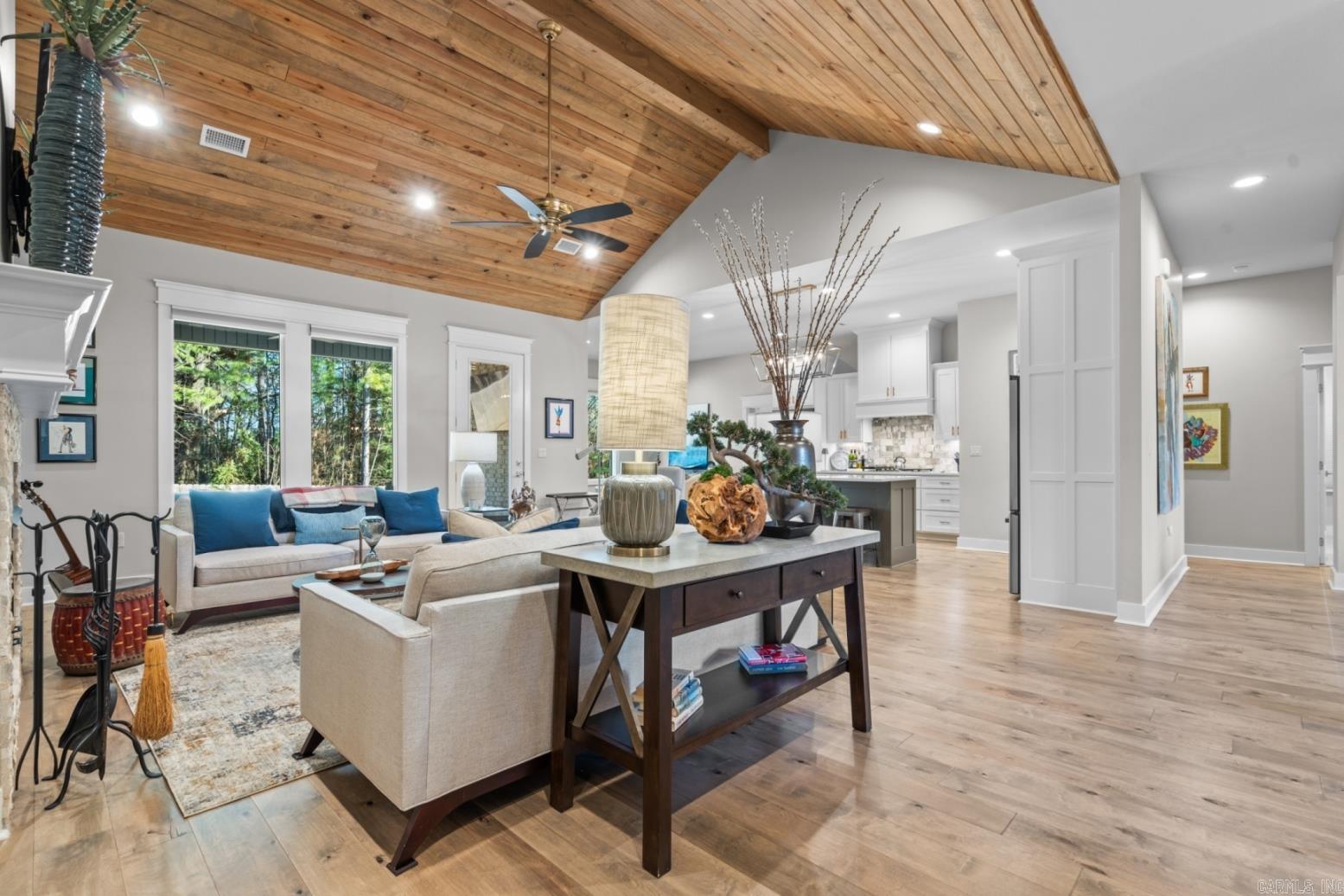 ARLINGTON PARK - Residential