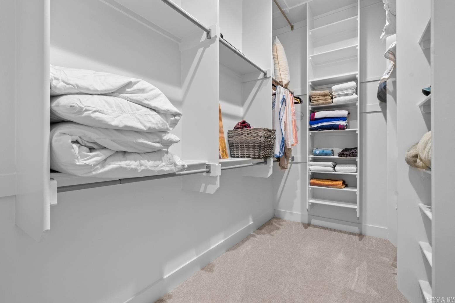 ARLINGTON PARK - Residential