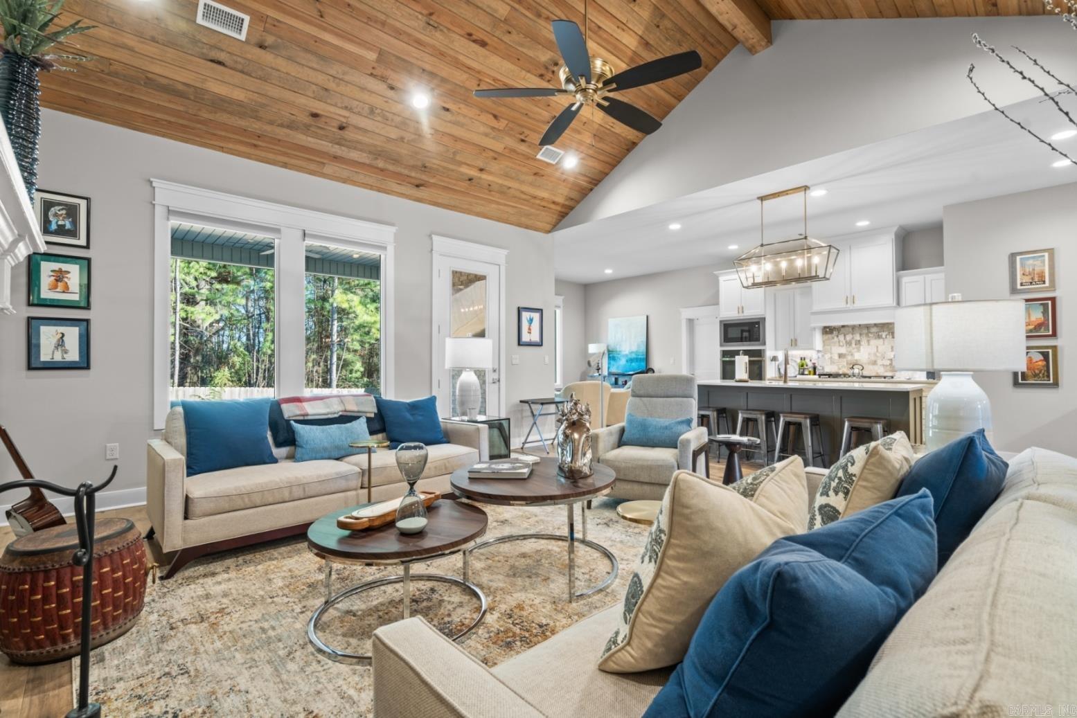 ARLINGTON PARK - Residential