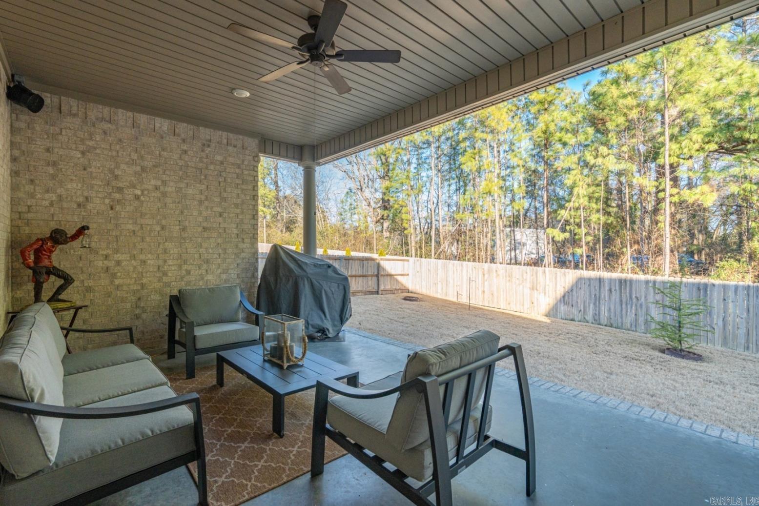 ARLINGTON PARK - Residential