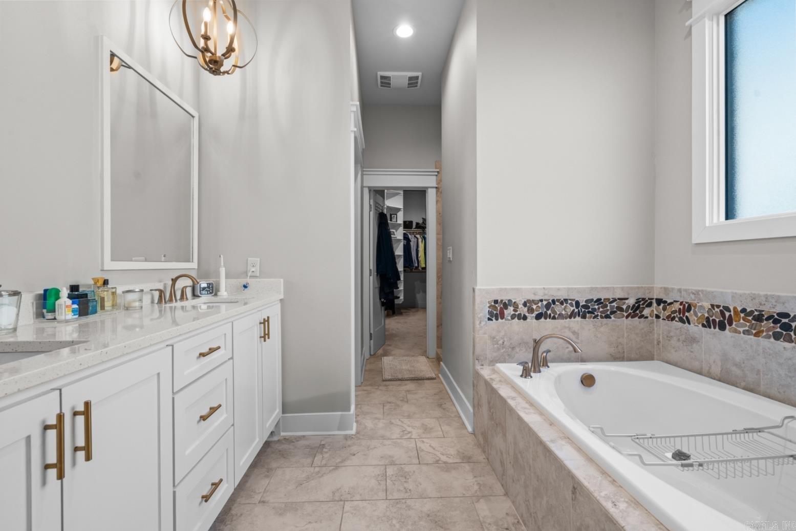 ARLINGTON PARK - Residential