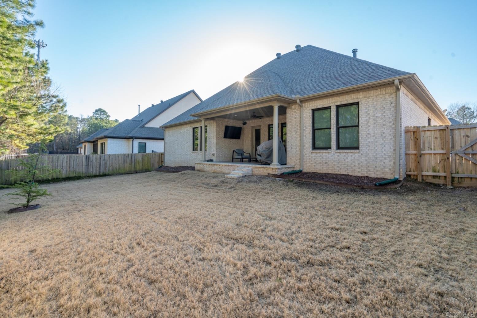 ARLINGTON PARK - Residential