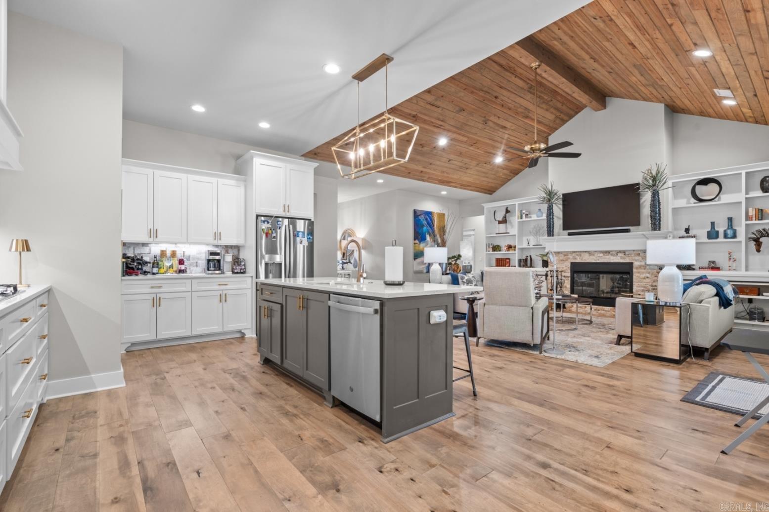 ARLINGTON PARK - Residential