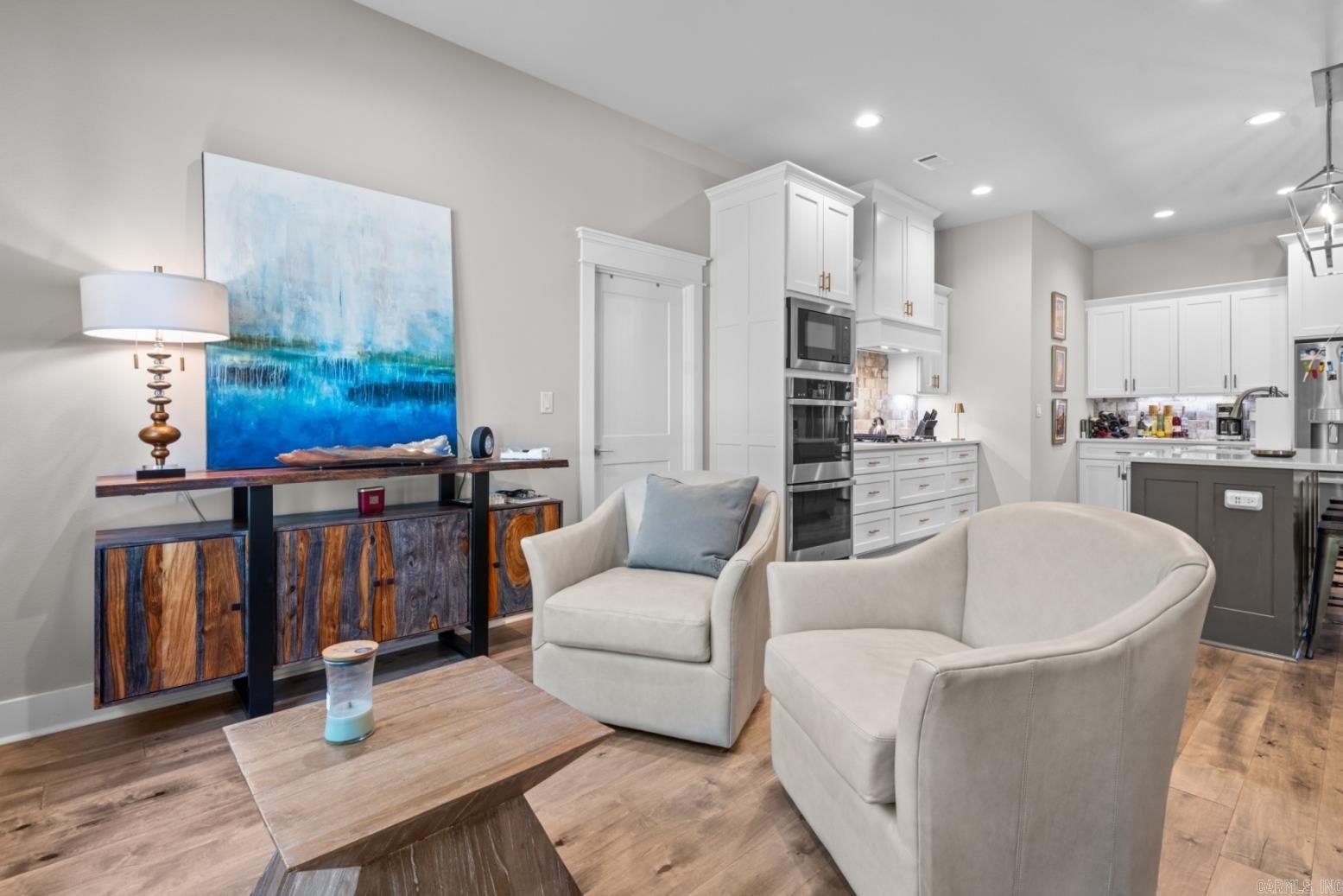 ARLINGTON PARK - Residential