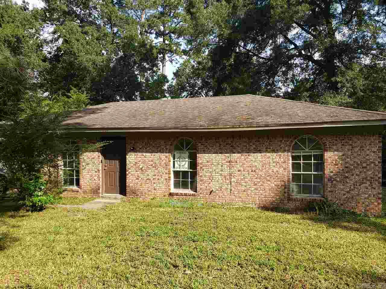 Nice home on almost 1 acre Country Living in Bryant Schools
