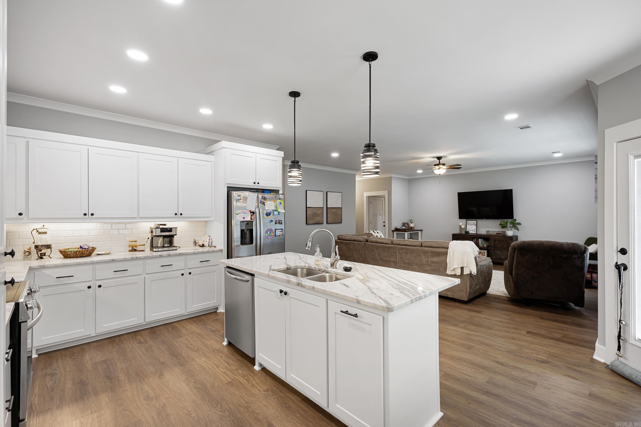 SUNSET LANDING - Residential