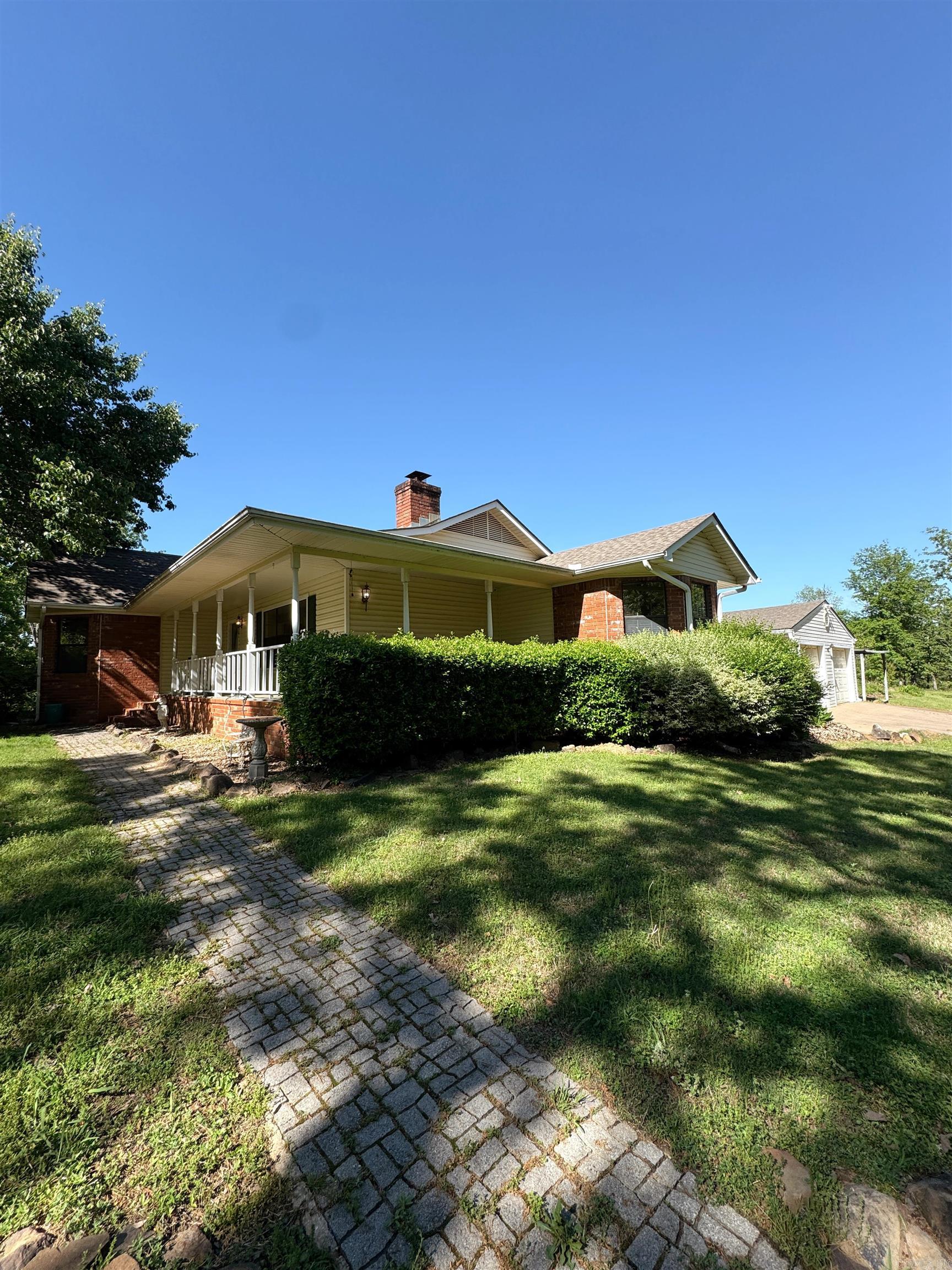 SUNSHINE FARMS - Residential