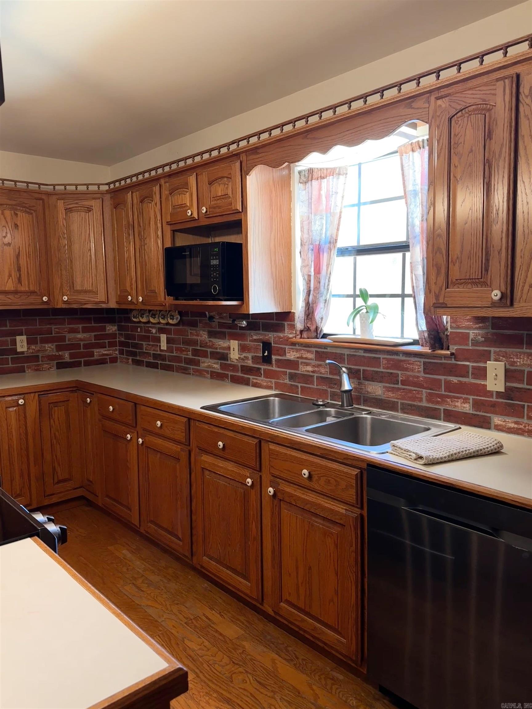 SUNSHINE FARMS - Residential