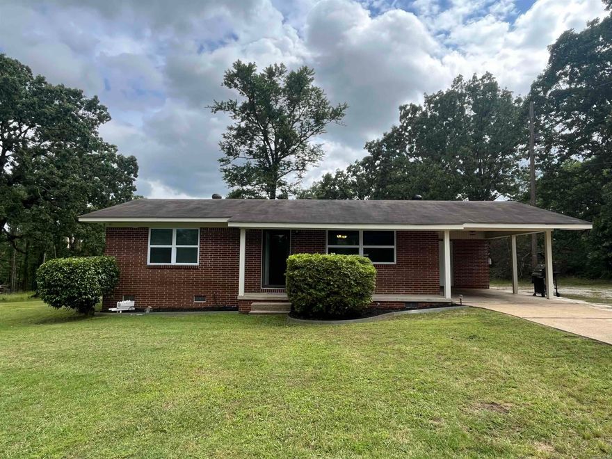 Take a look at this 2 bedroom 1 bath brick home in a fantastic location.  Tons of new updates have just been completed on this well maintained home including a new HVAC system.  You'll love the short 15 minute commute to Hot Springs, 3 minutes to Interstate 30 and 5 minutes from Walmart.  Take action on this remarkable updated home perfectly situated on over an acre of land.