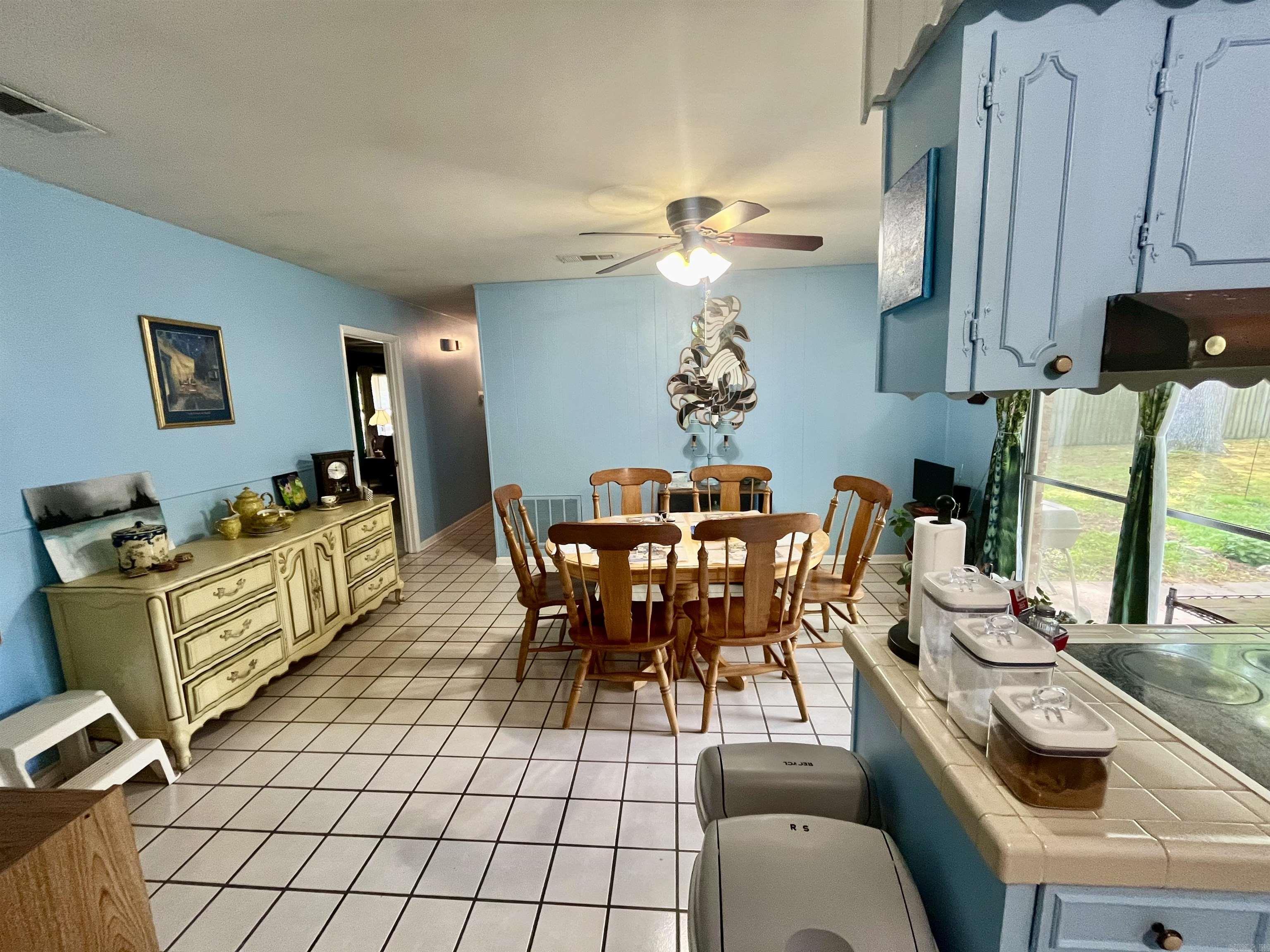 COLONIAL COVE - Residential