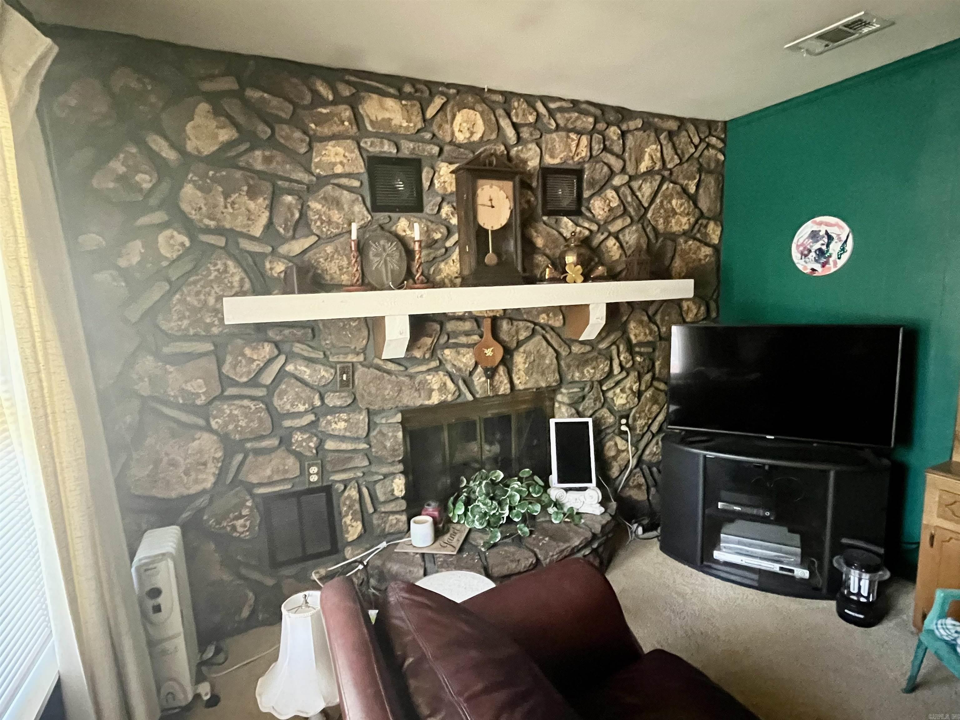 COLONIAL COVE - Residential