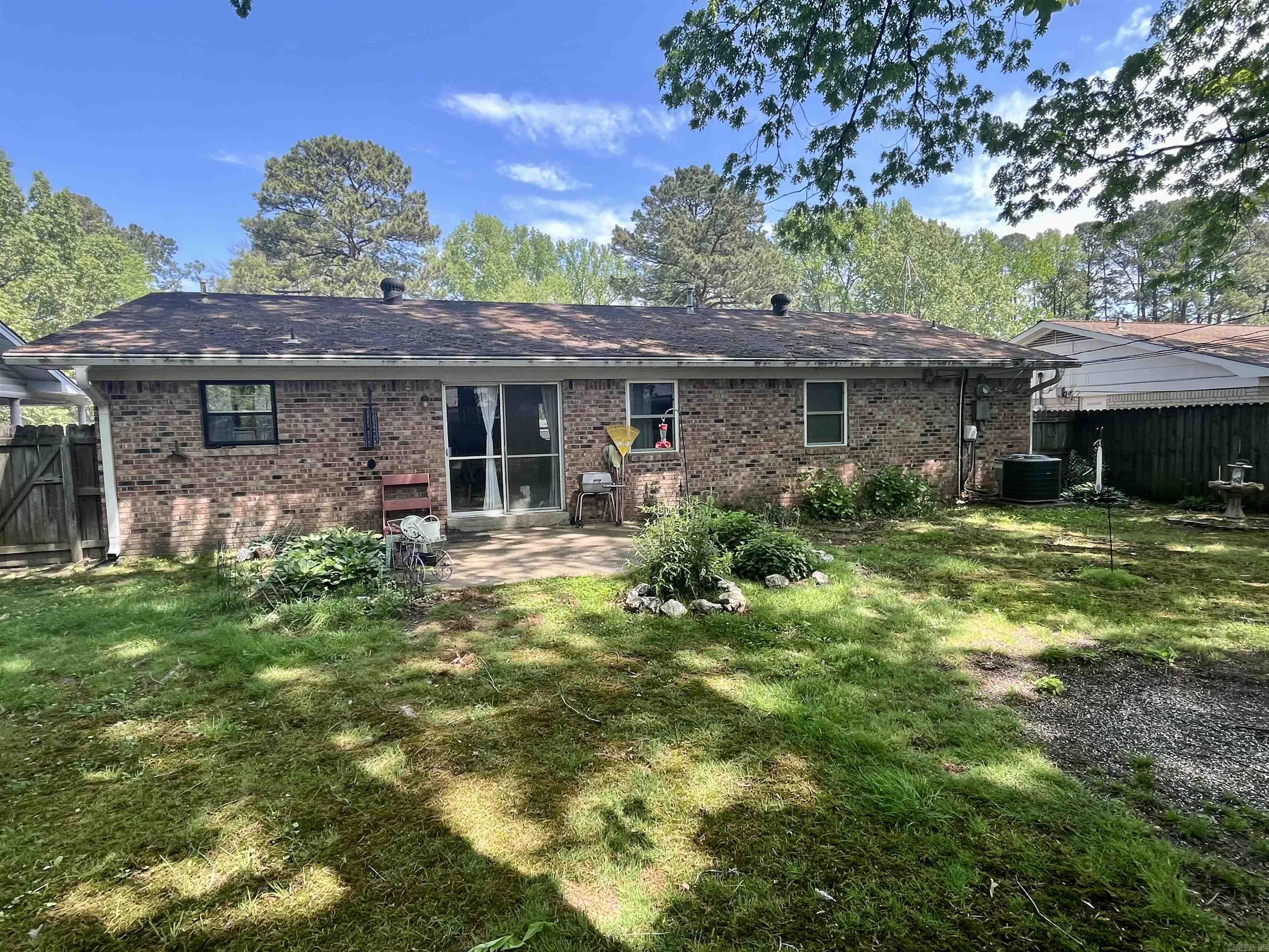 COLONIAL COVE - Residential