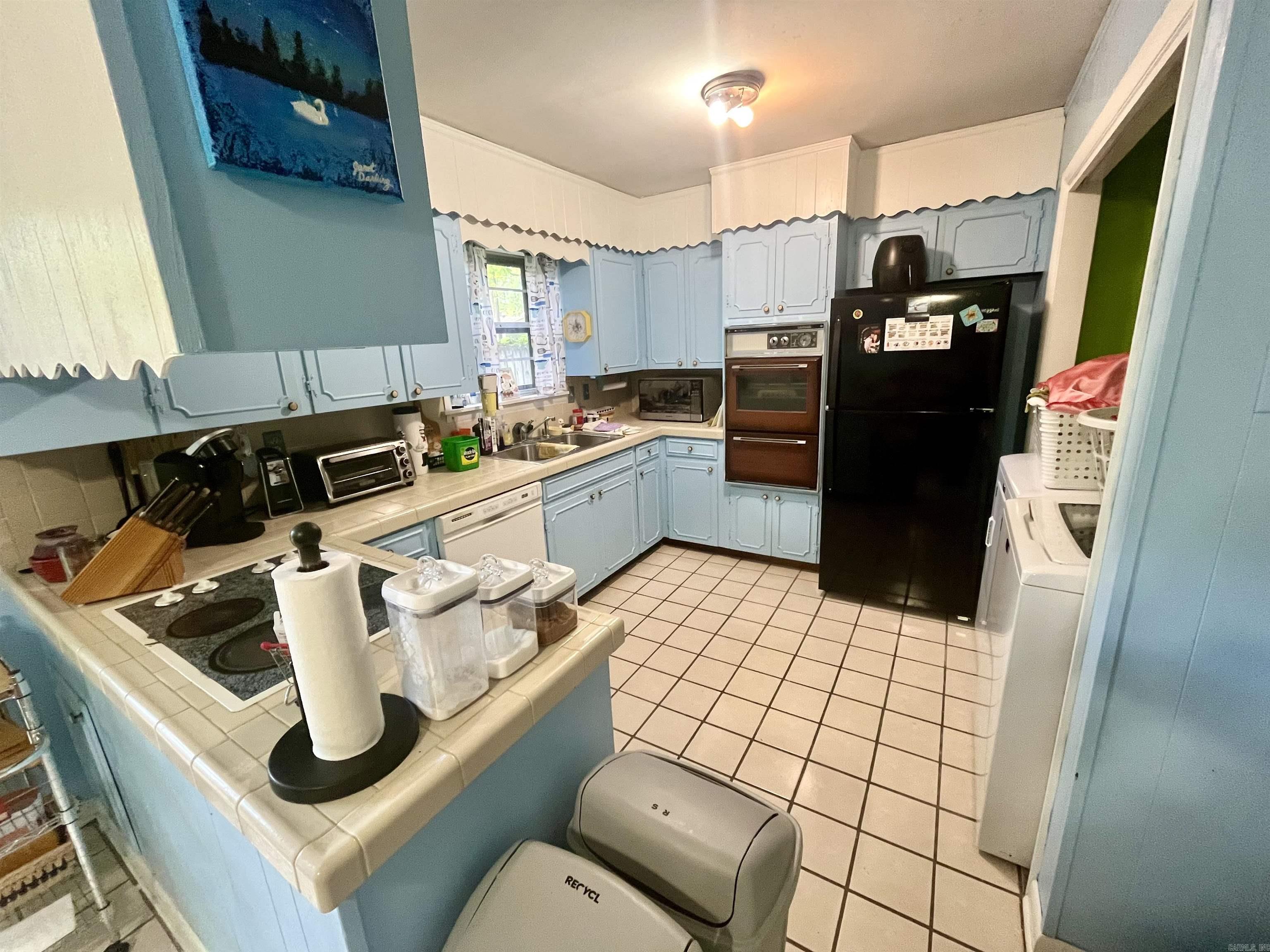 COLONIAL COVE - Residential