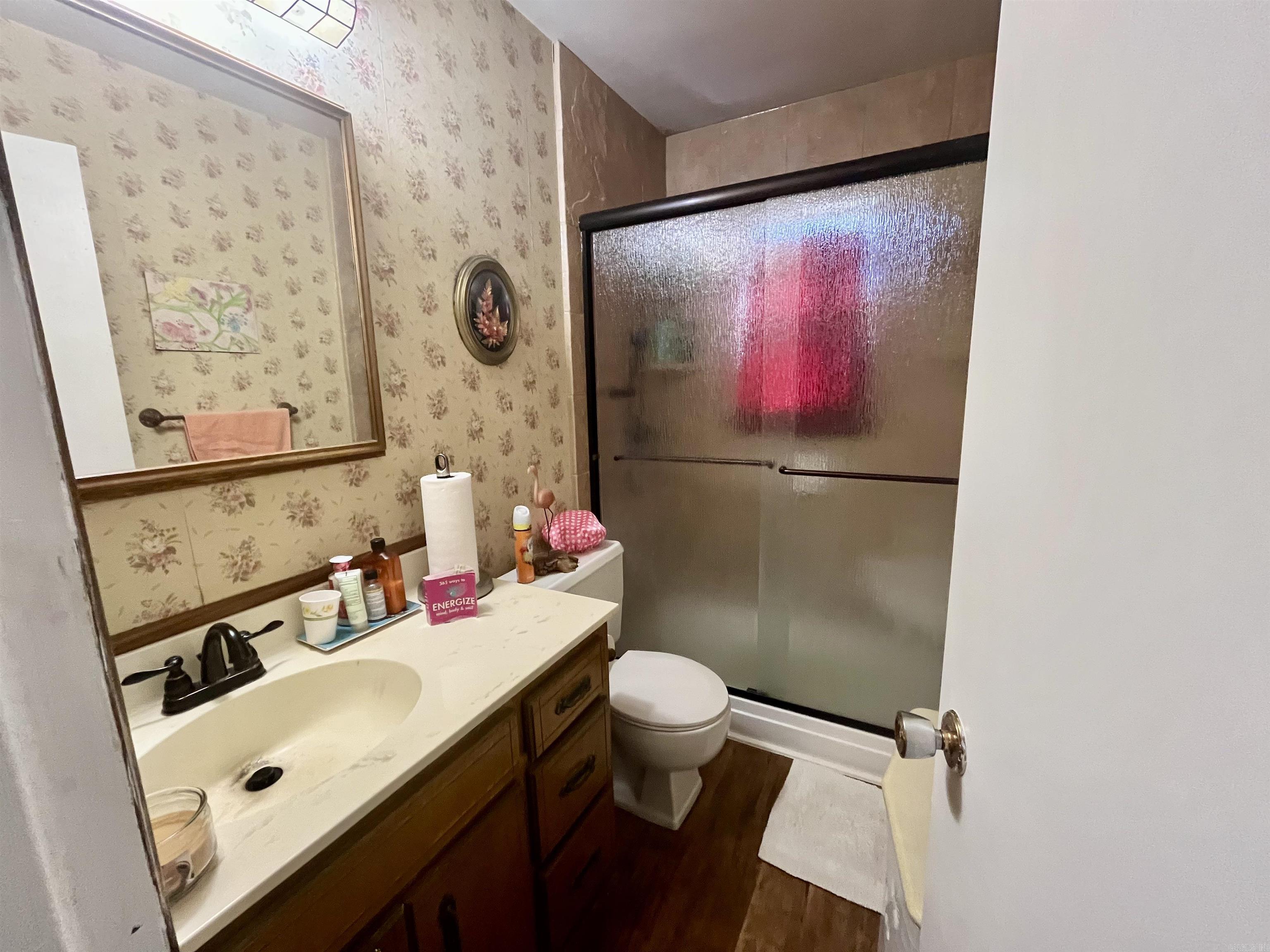 COLONIAL COVE - Residential