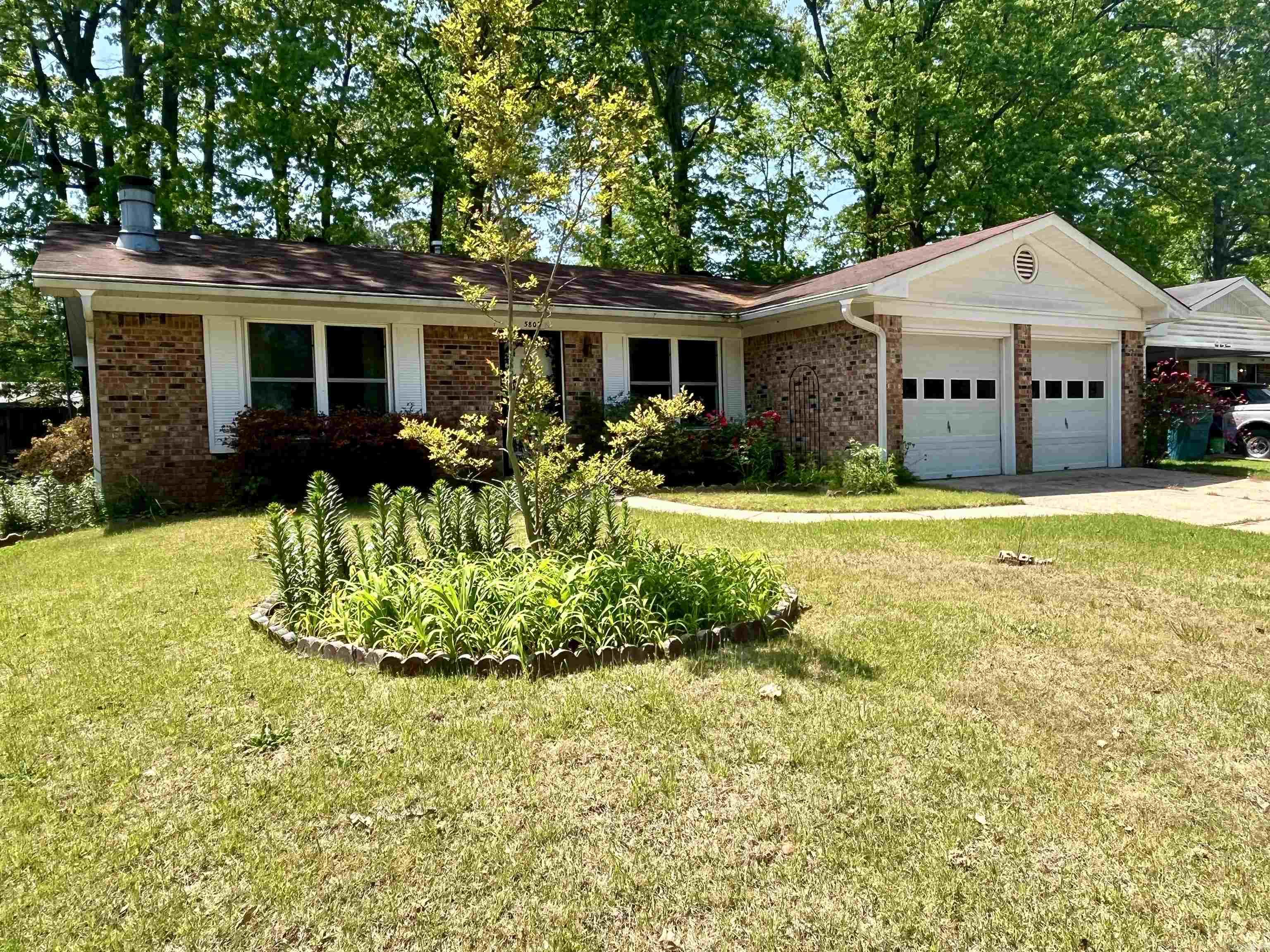 COLONIAL COVE - Residential