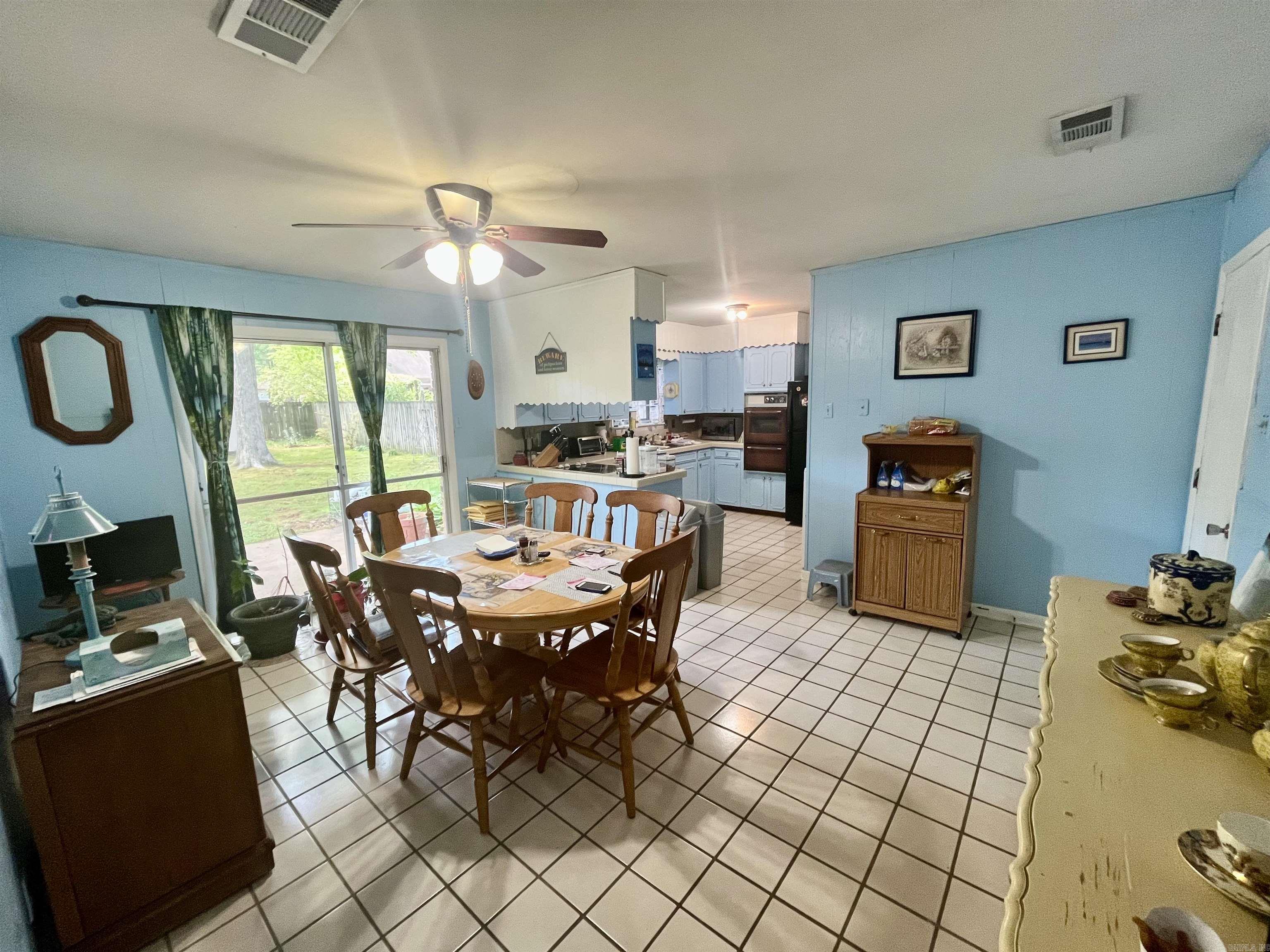 COLONIAL COVE - Residential