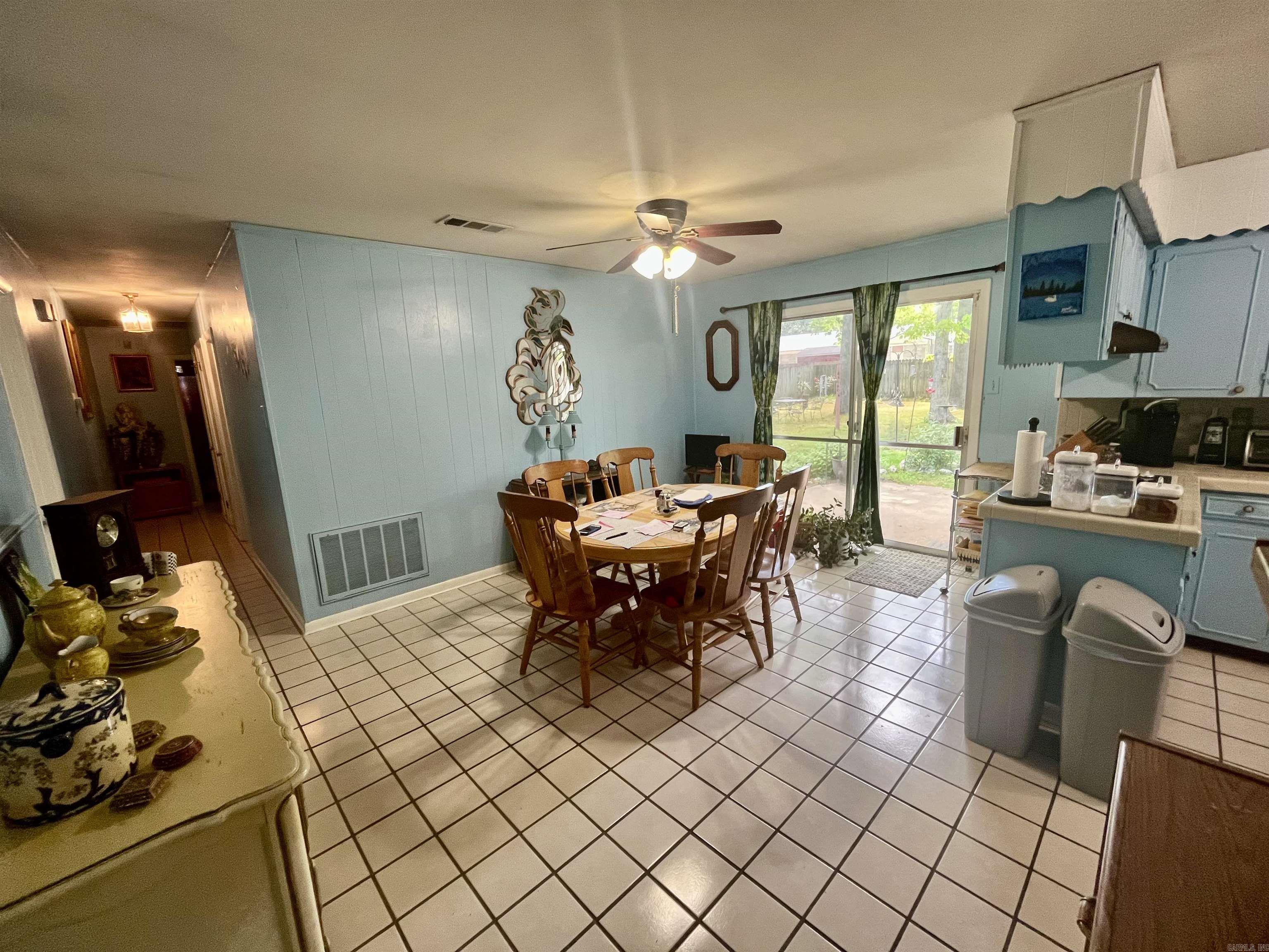 COLONIAL COVE - Residential