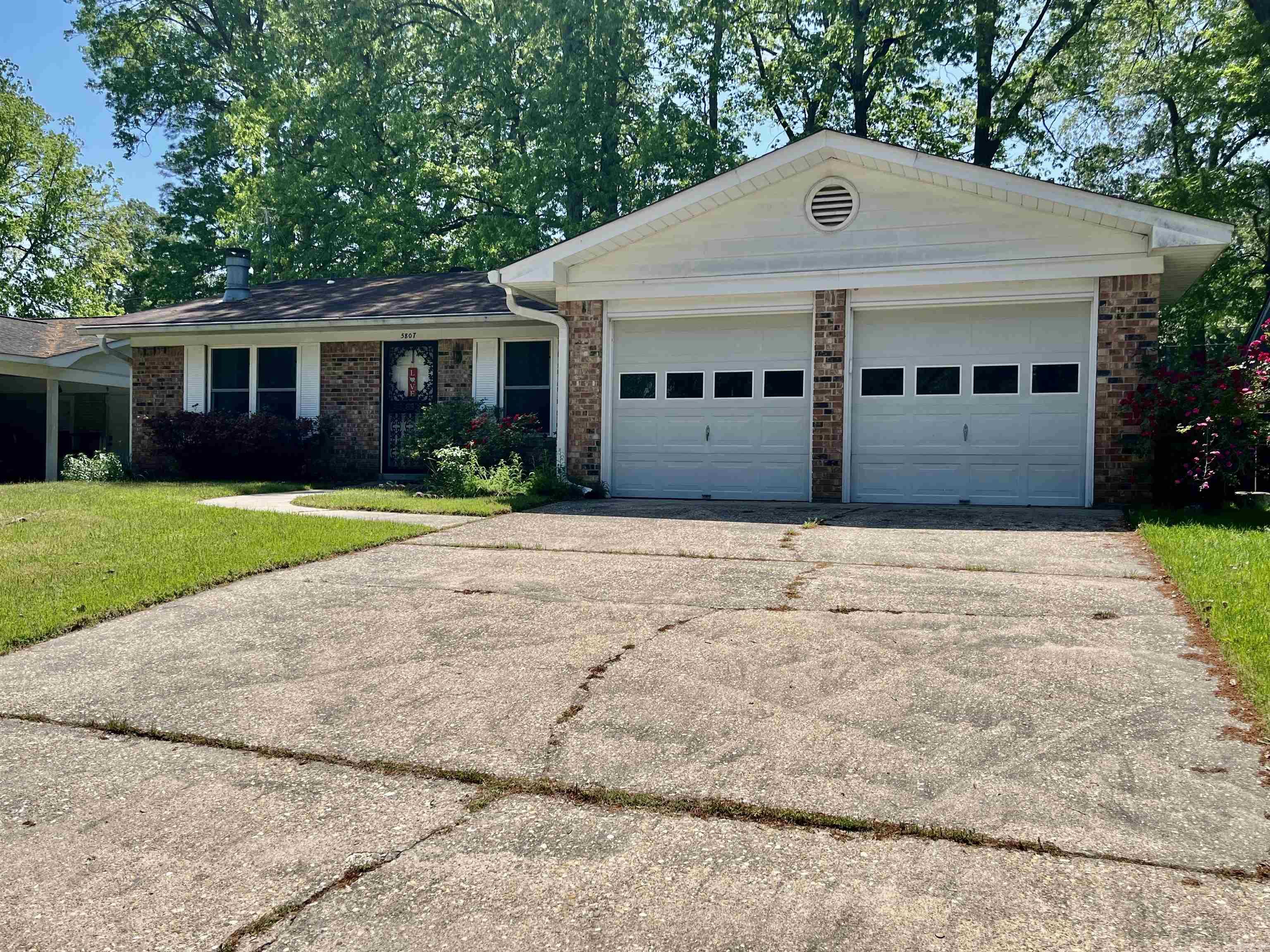 COLONIAL COVE - Residential