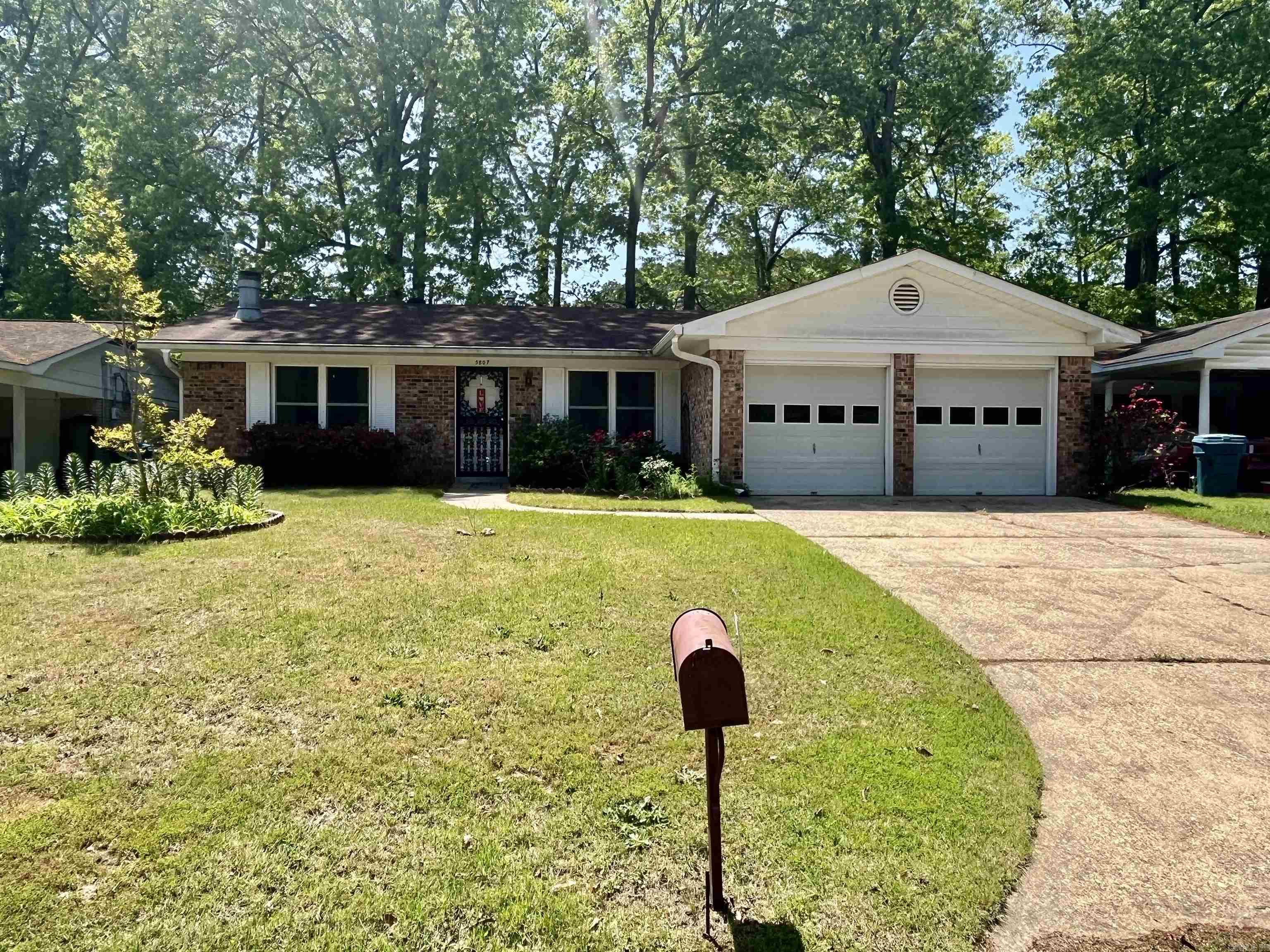 COLONIAL COVE - Residential