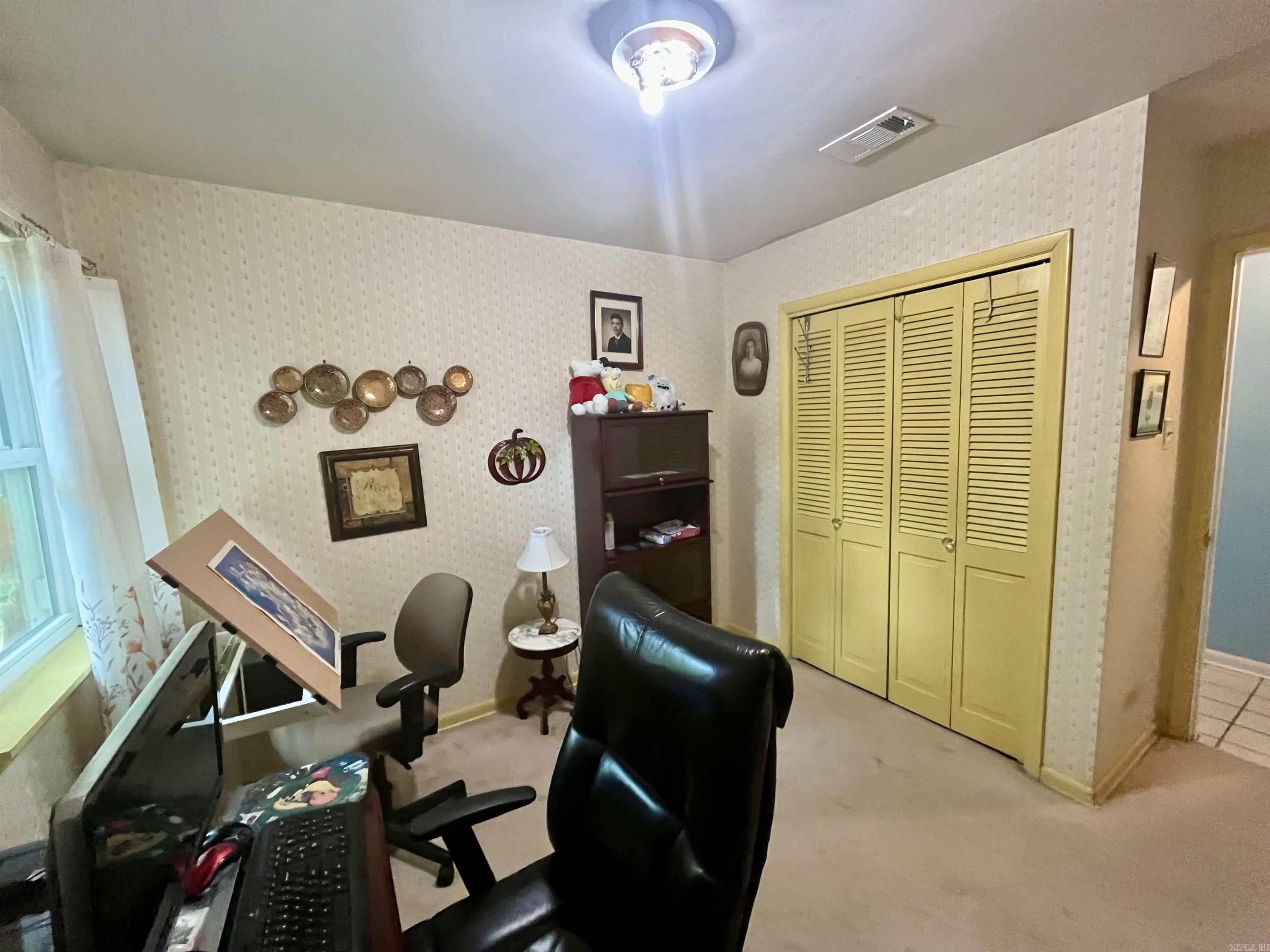 COLONIAL COVE - Residential