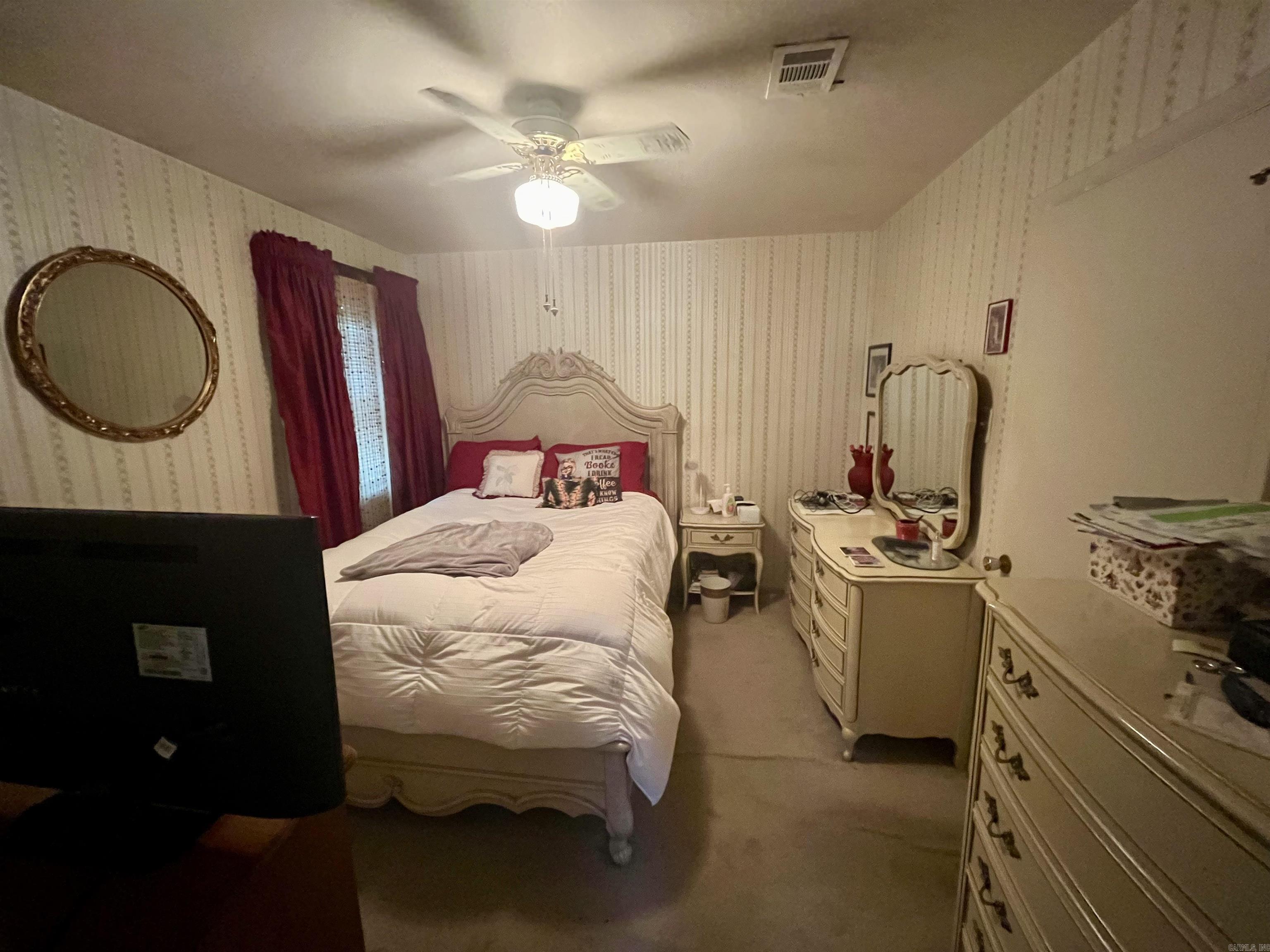 COLONIAL COVE - Residential