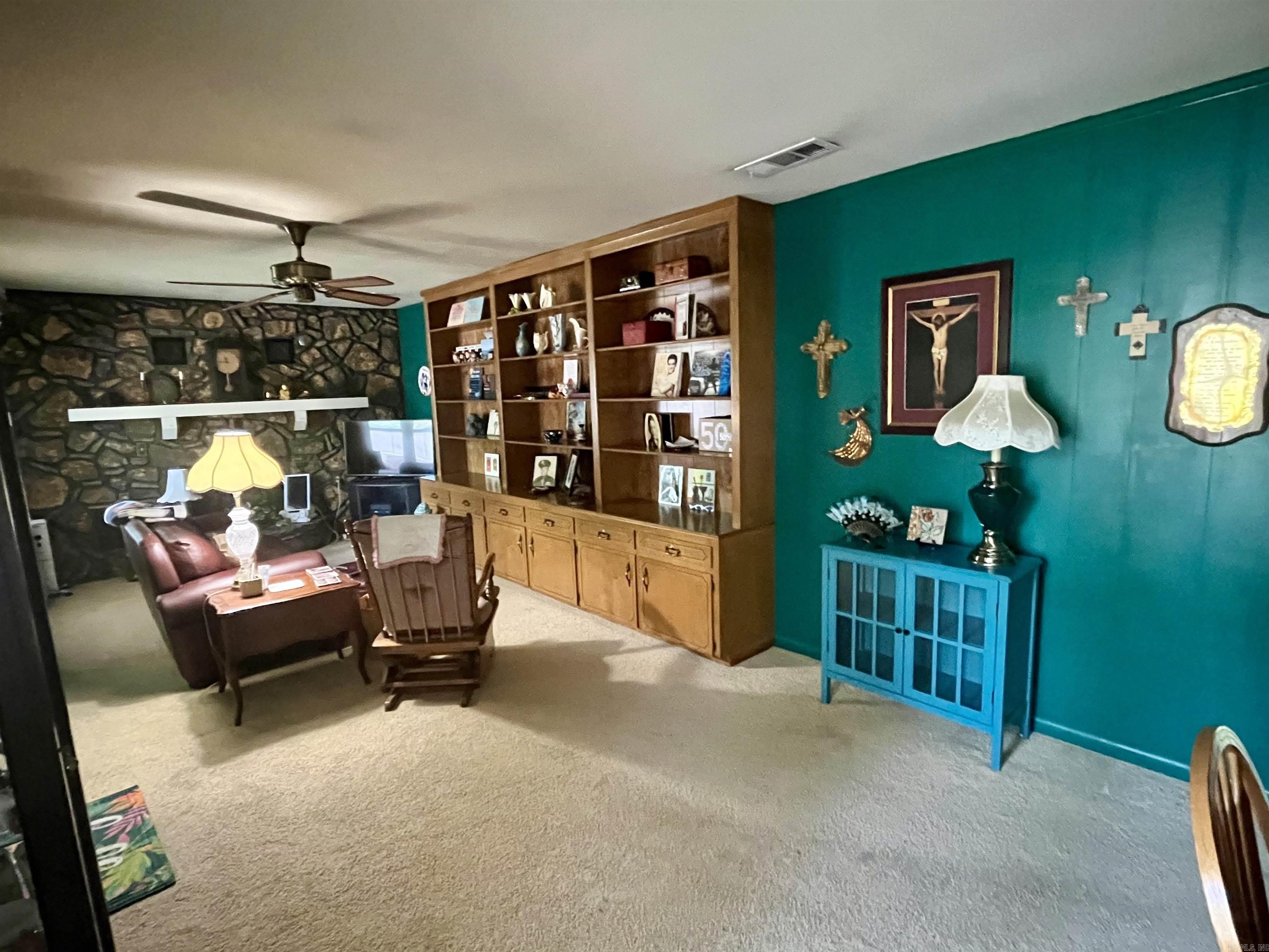 COLONIAL COVE - Residential