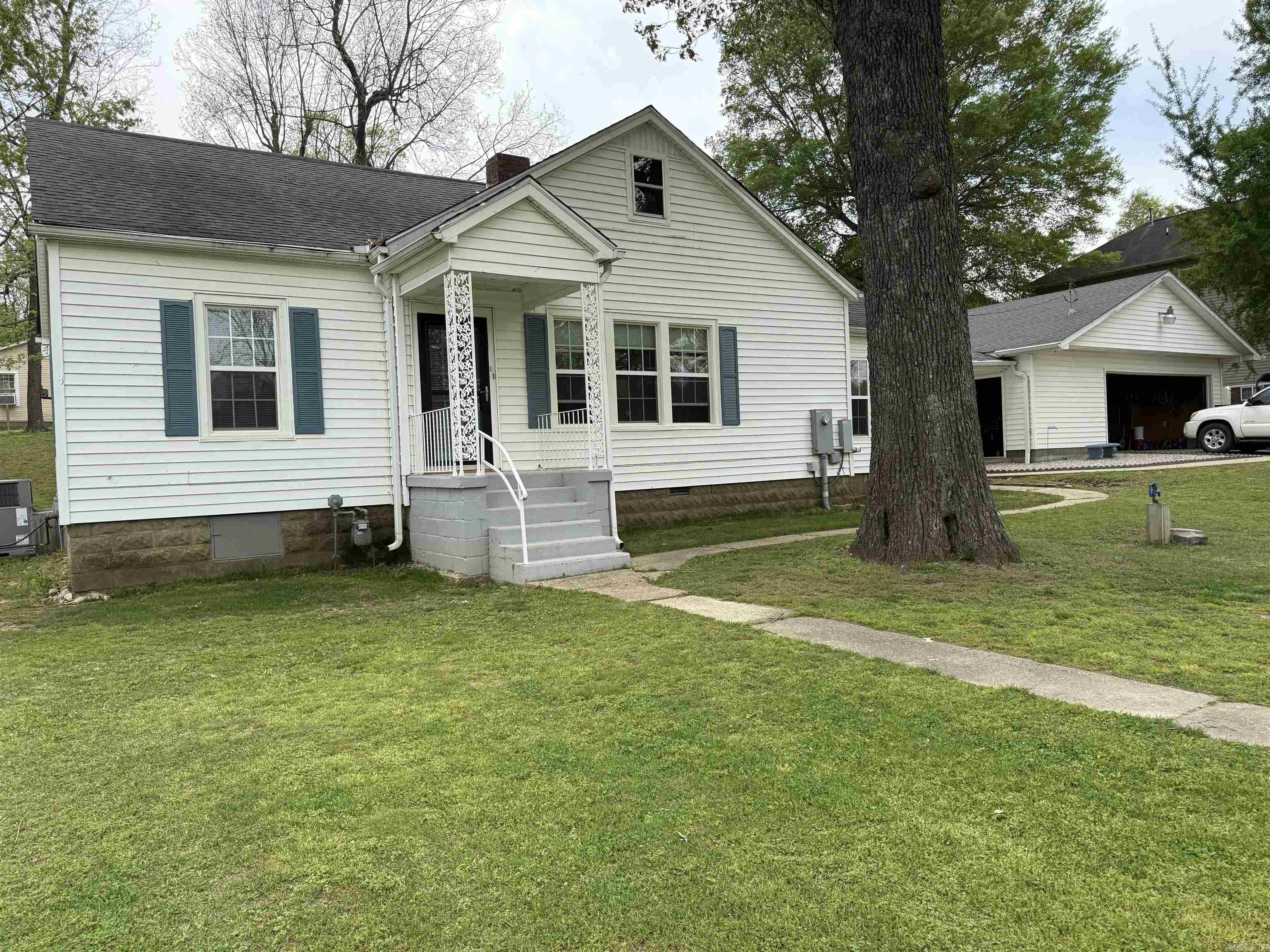 M&B PIGGOTT 2-20-8 - Residential