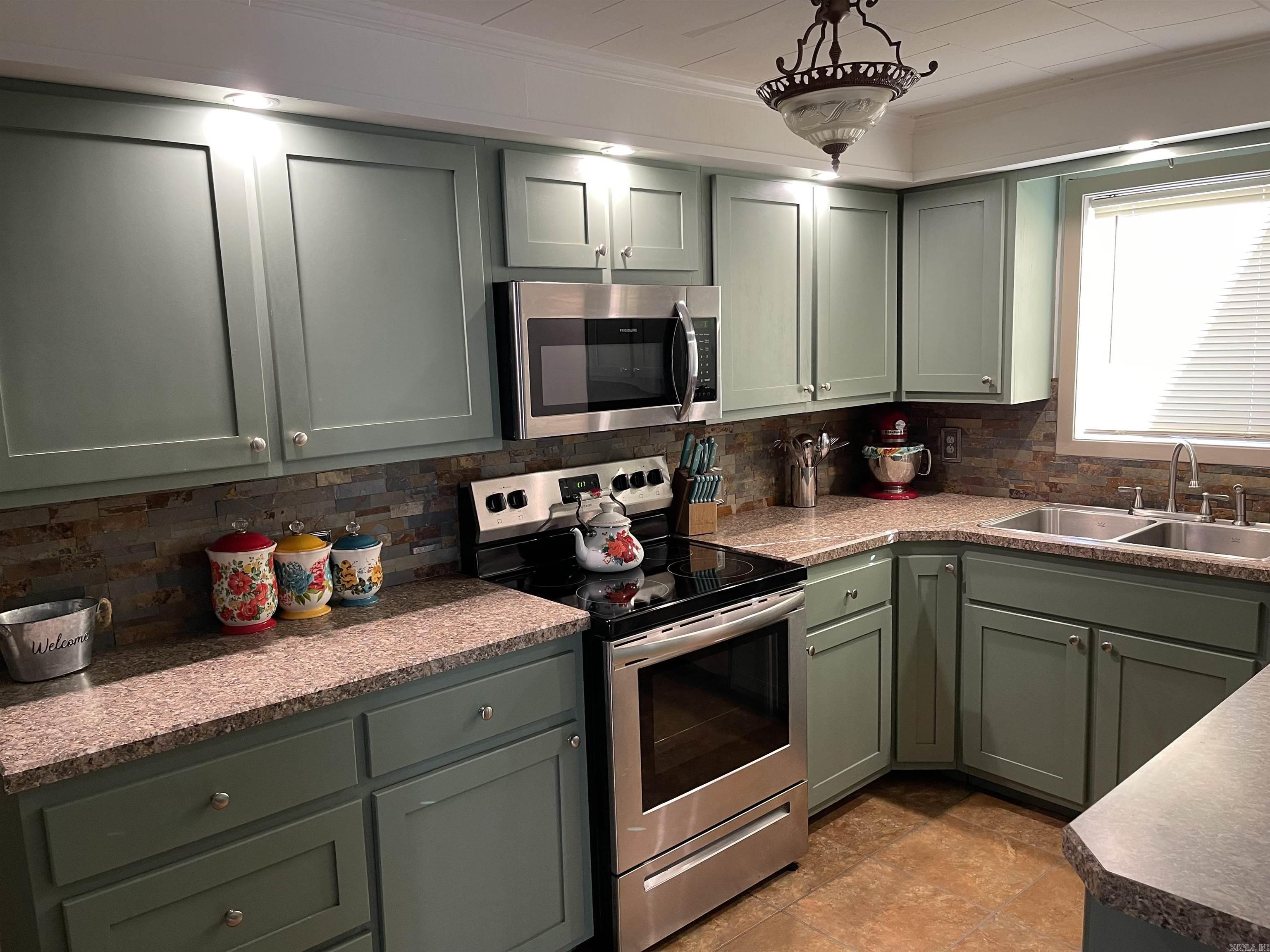 M&B PIGGOTT 2-20-8 - Residential