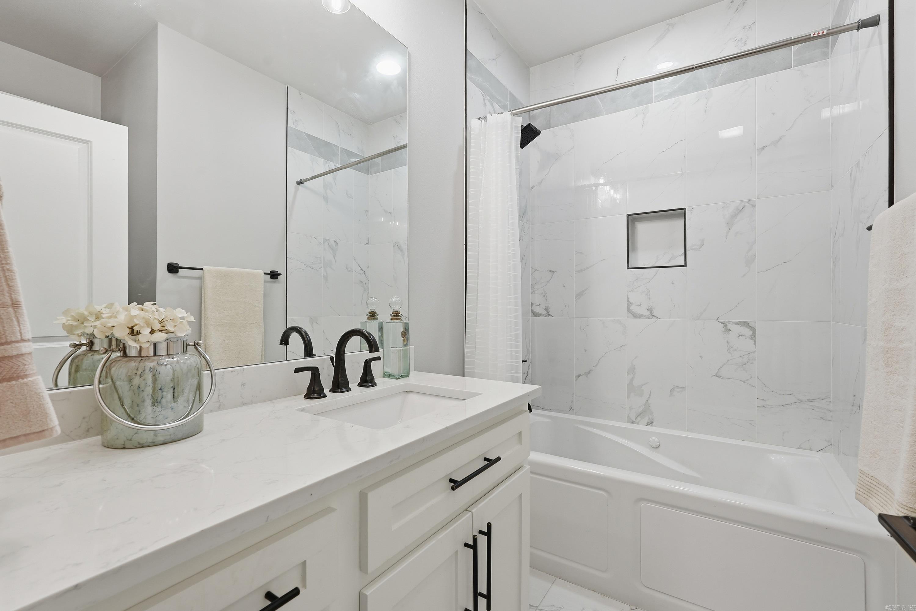 GIBRALTER HGTS - Residential