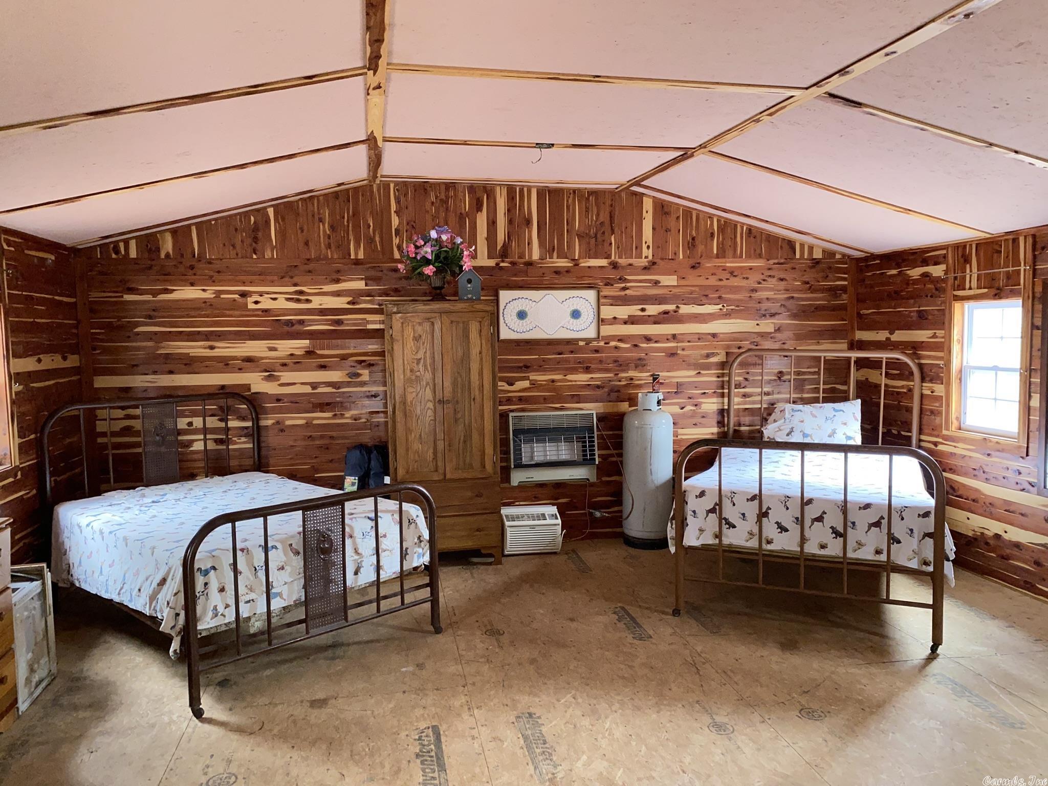 Metes & Bounds - Land