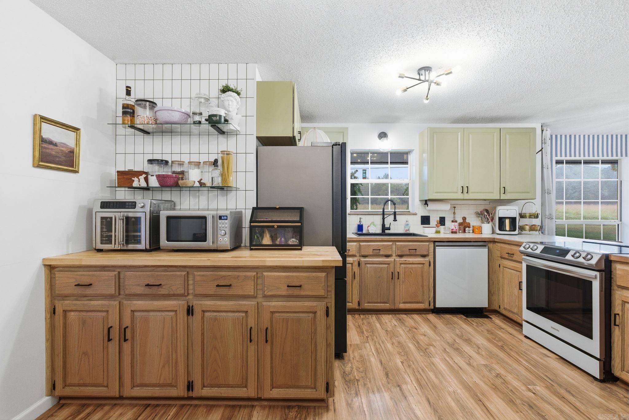 COUNTRY WEST - Residential