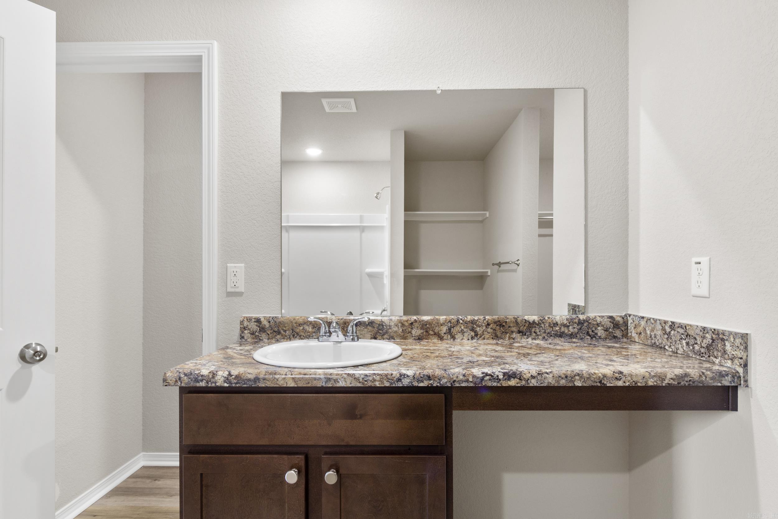 COUNTRY CLUB OF ARK THE - Residential