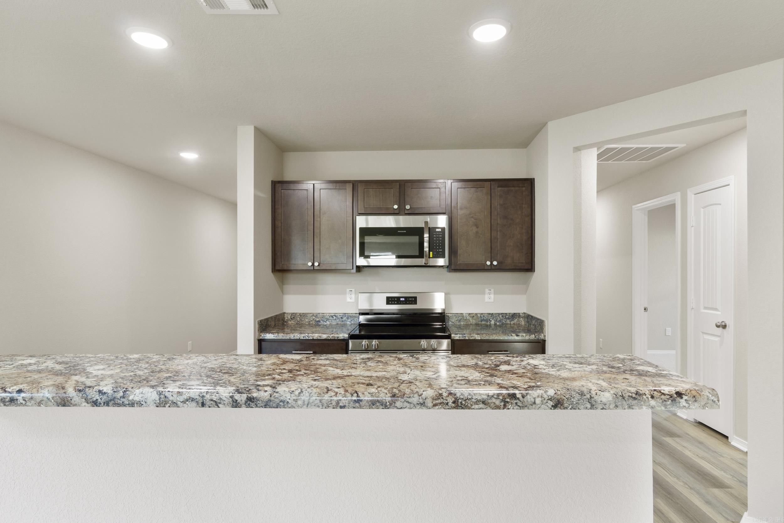 COUNTRY CLUB OF ARK THE - Residential