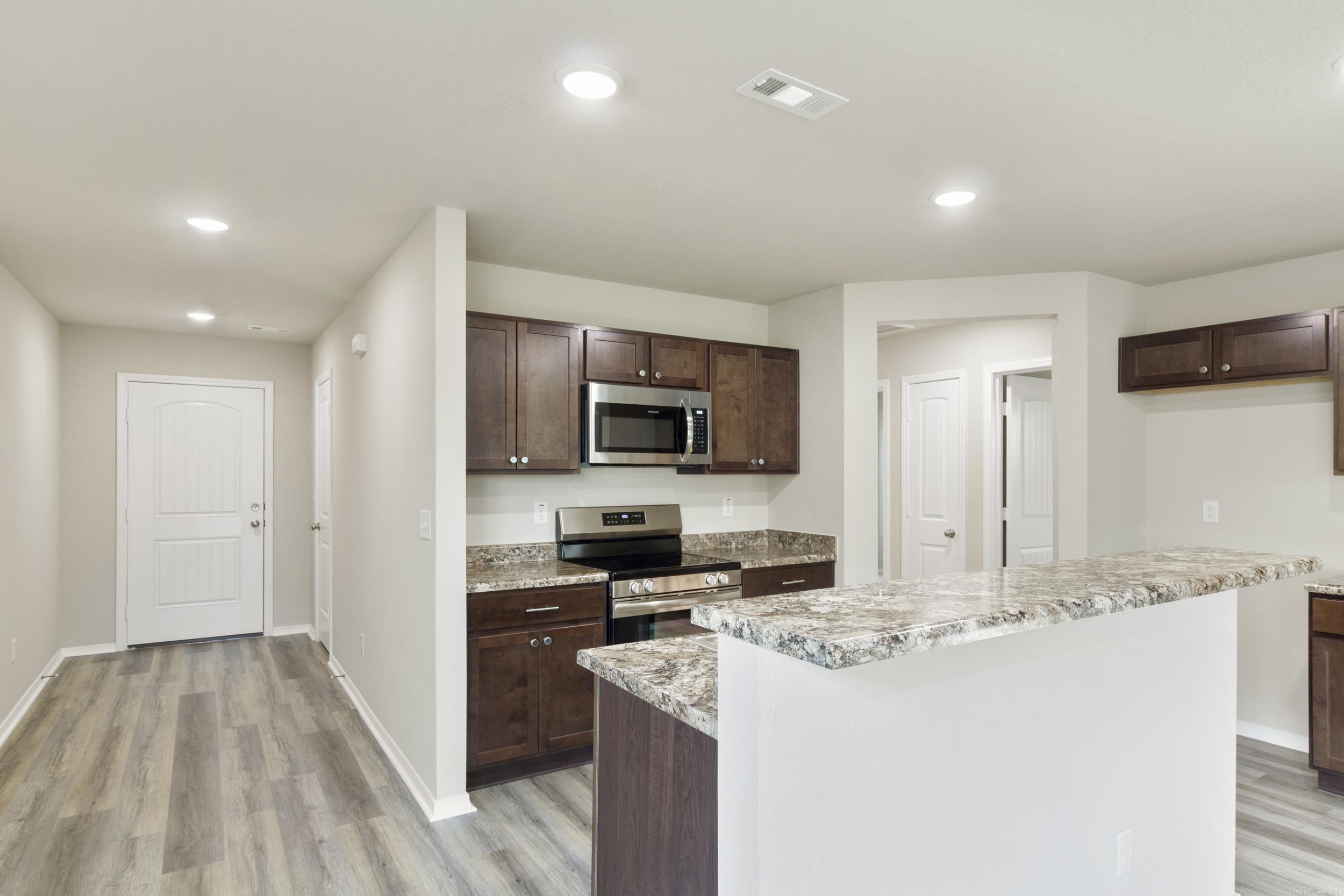 COUNTRY CLUB OF ARK THE - Residential