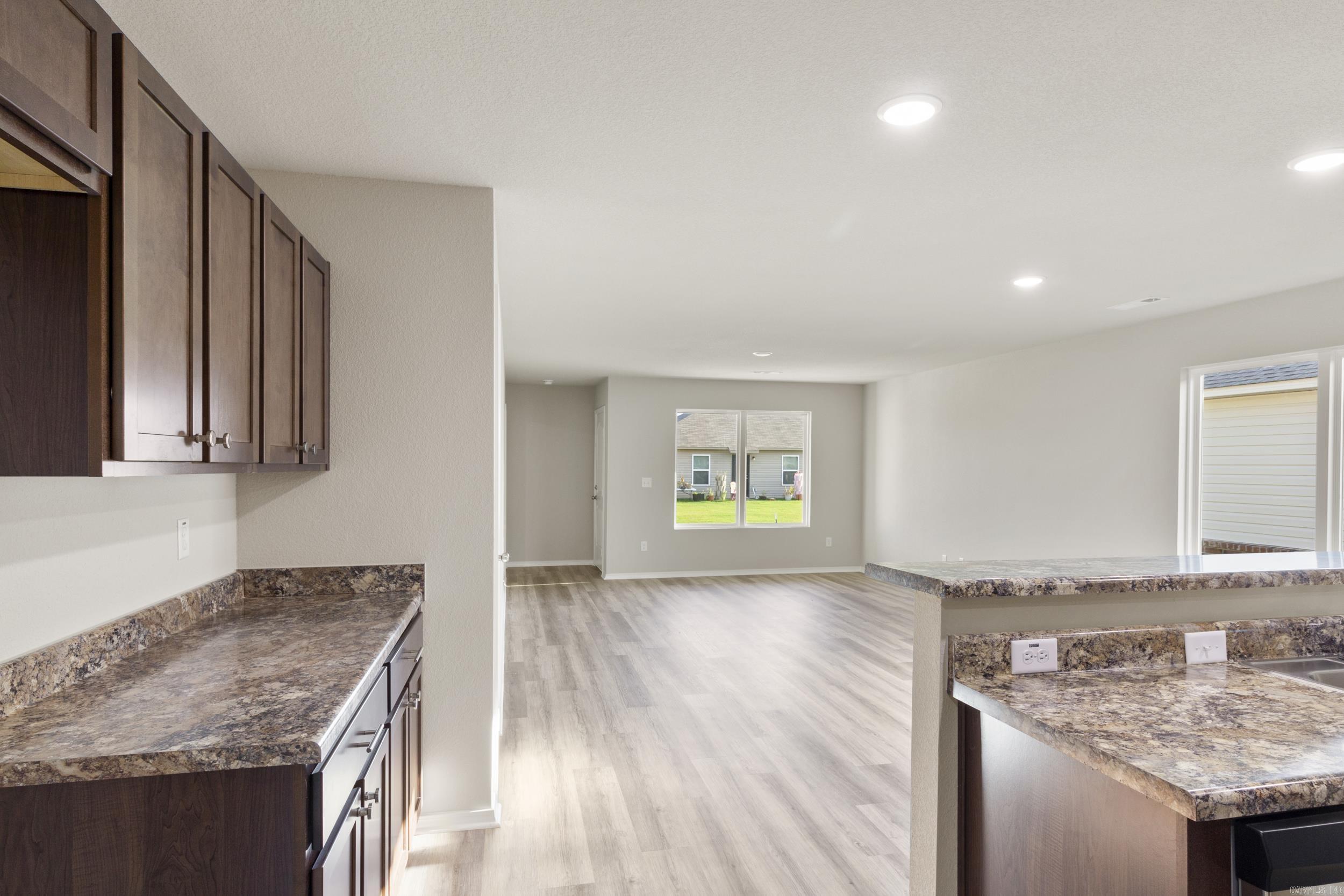 COUNTRY CLUB OF ARK THE - Residential