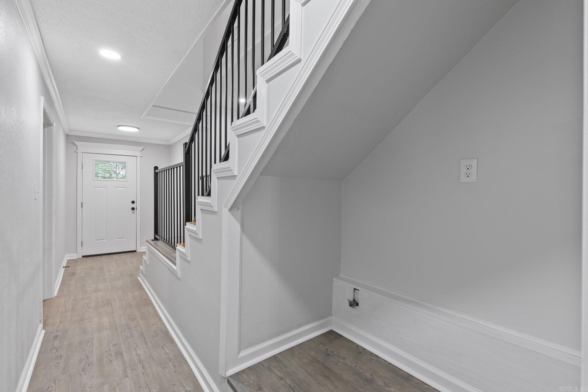 HILLSIDE - Residential