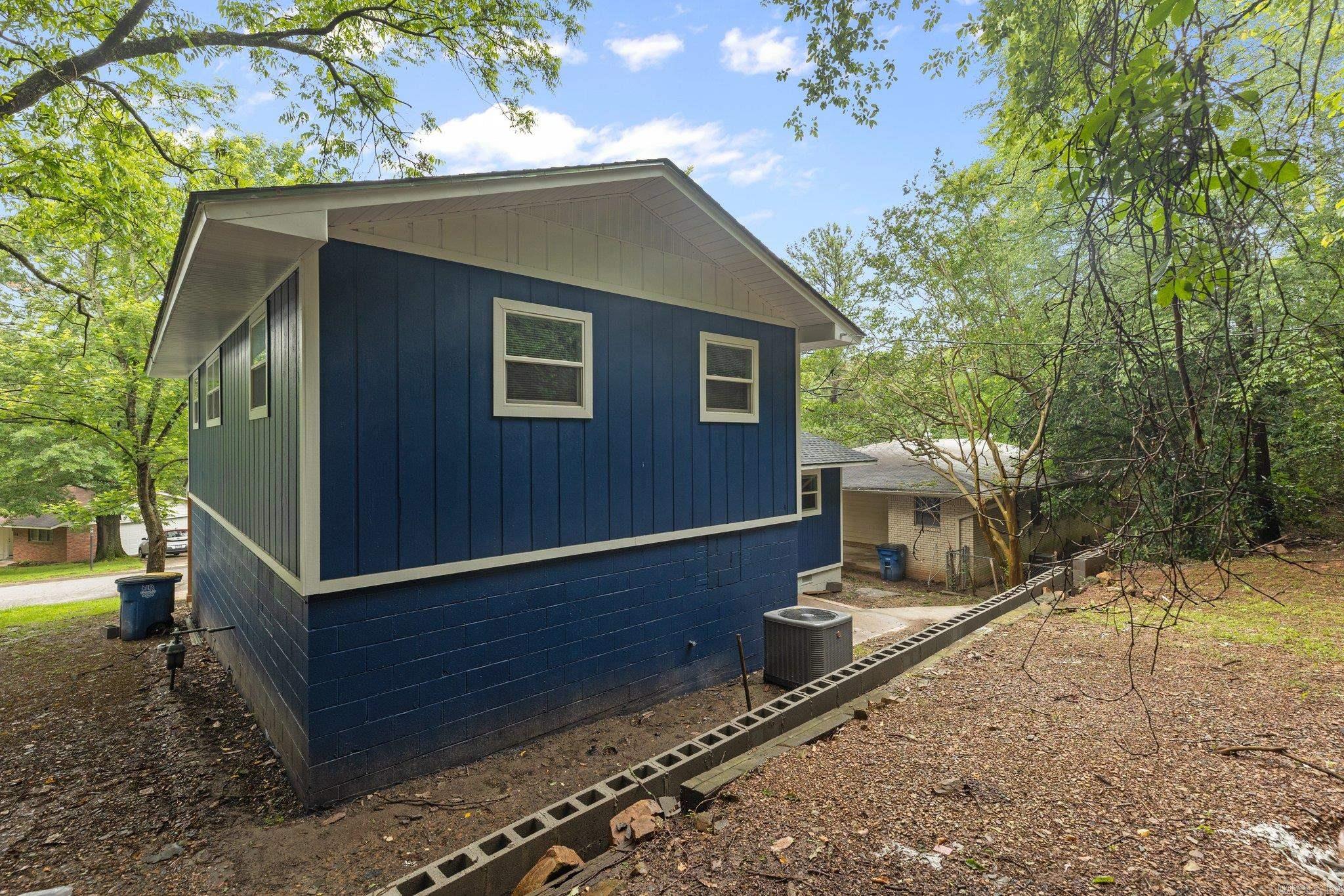 HILLSIDE - Residential