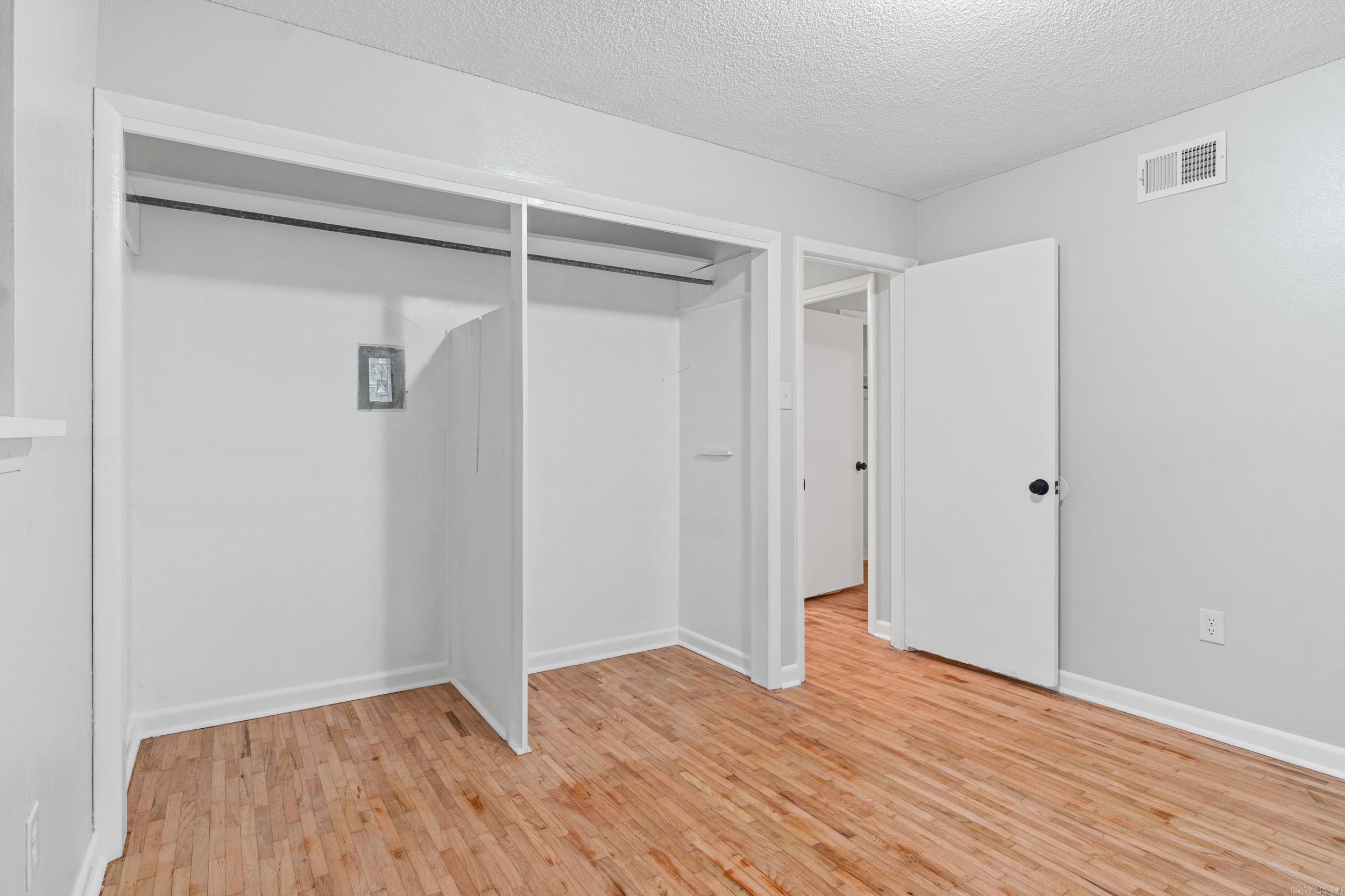 HILLSIDE - Residential