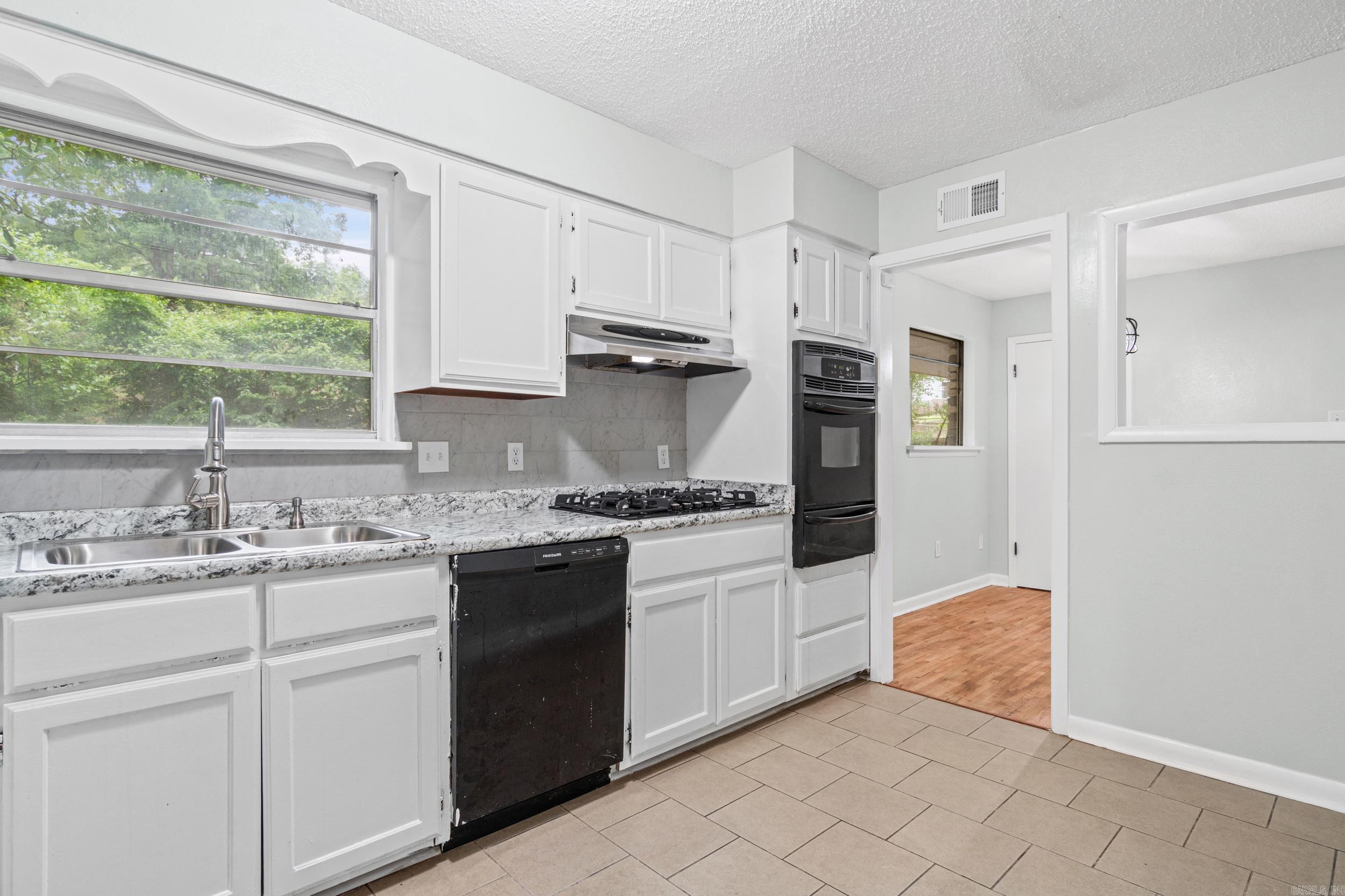 HILLSIDE - Residential