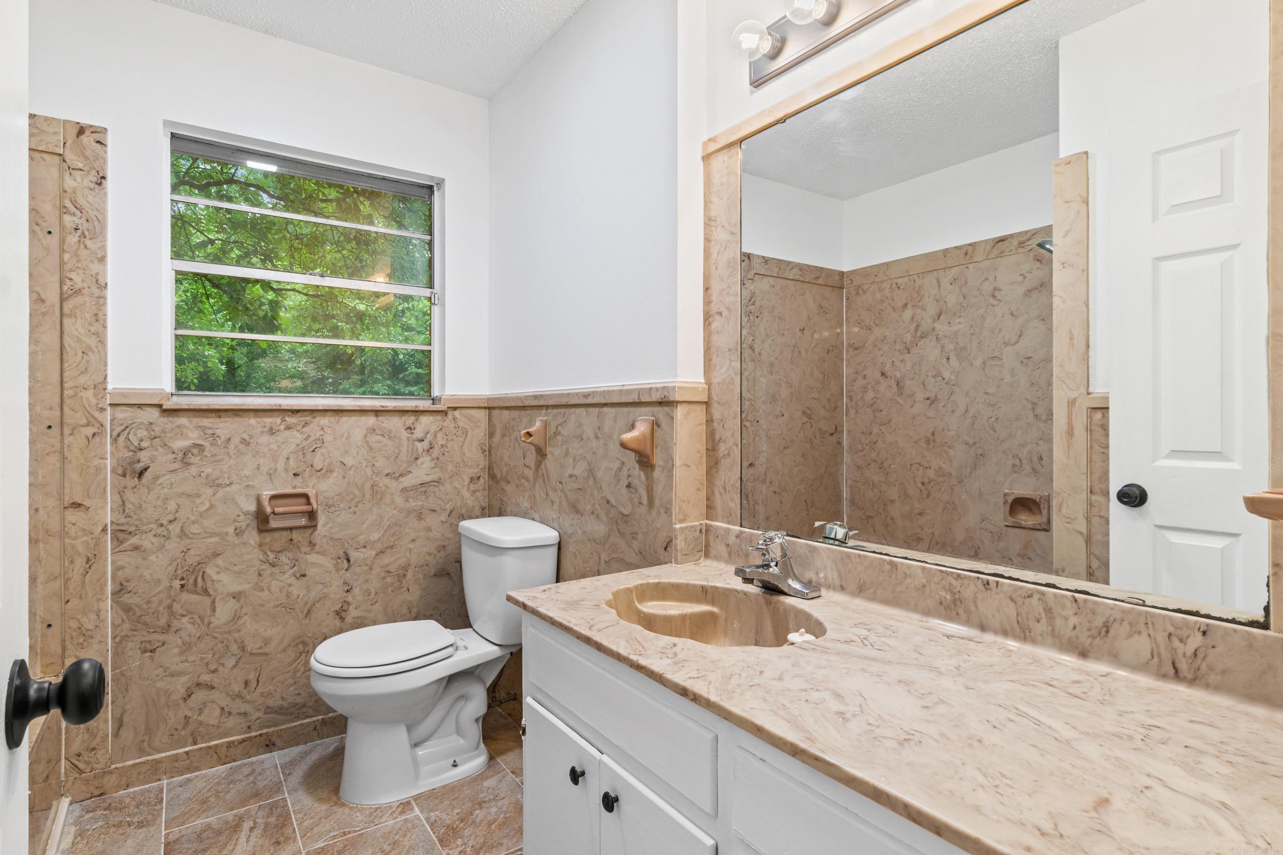 HILLSIDE - Residential