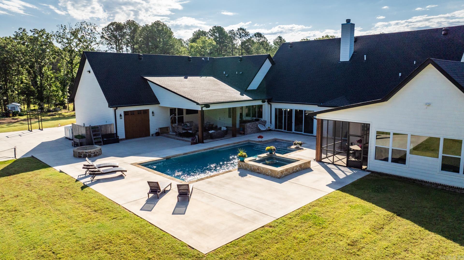CRESTHAVEN - Residential