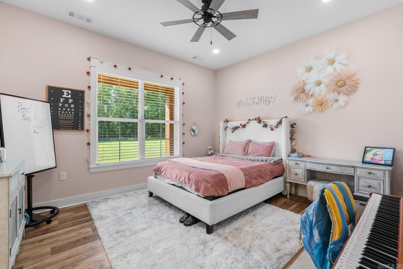 CRESTHAVEN - Residential