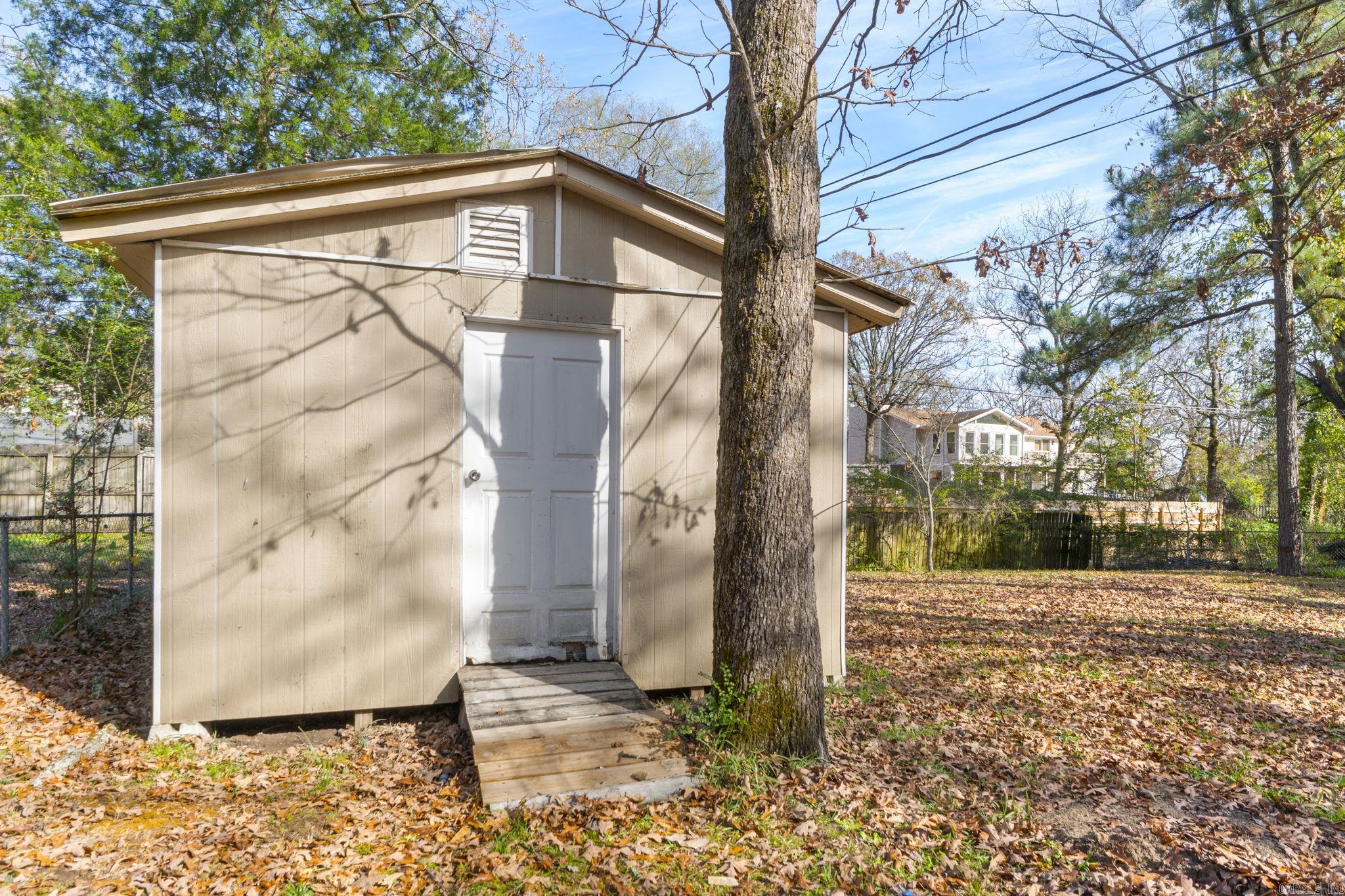 INDIAN HILLS - Residential